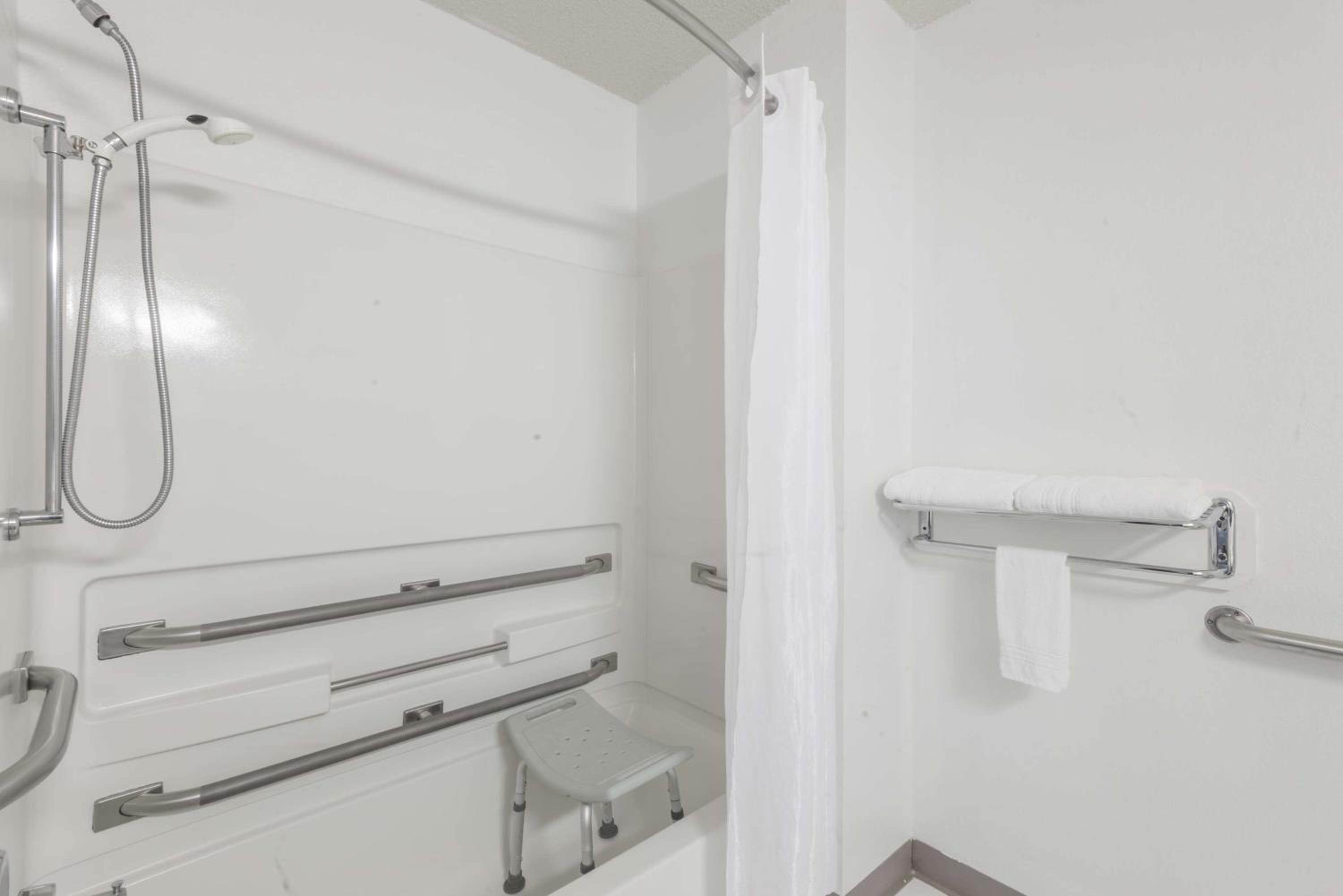 Queen Room - Disability Access/Non-Smoking - Photo 6