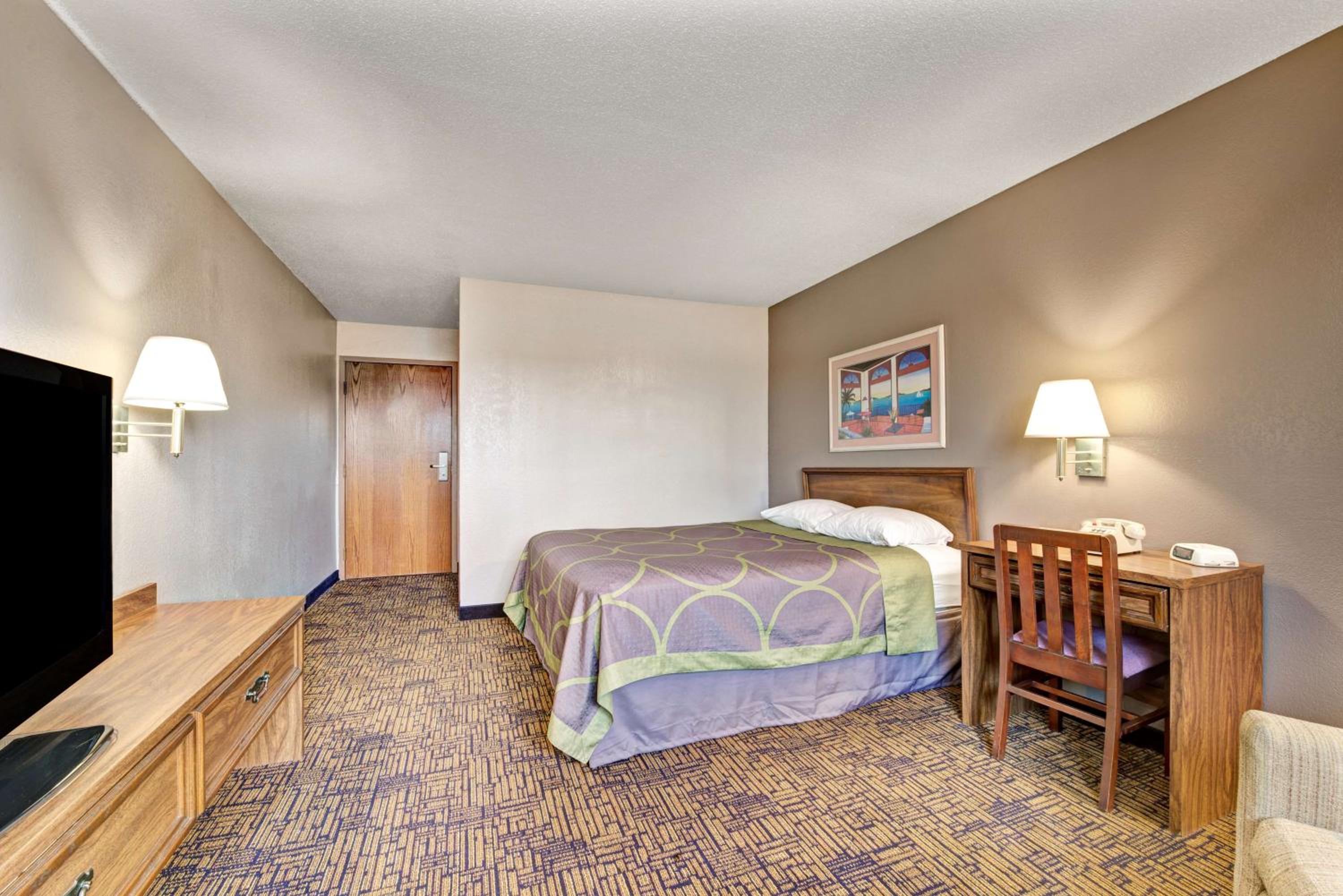 Super 8 by Wyndham Indianapolis Emerson, Zdjęcie 3