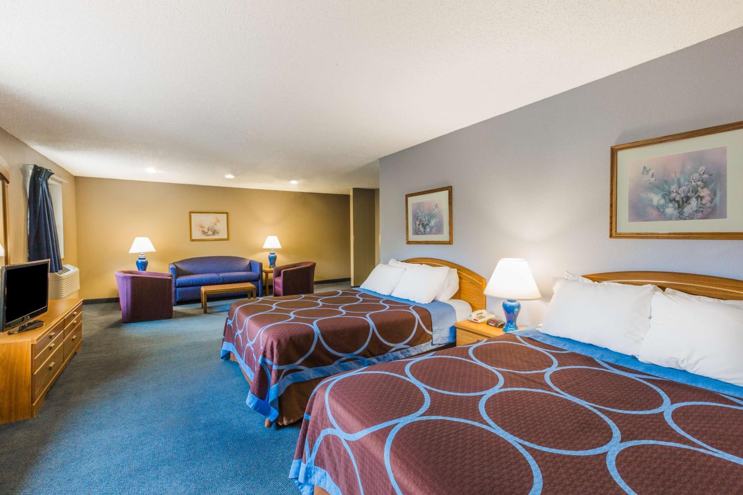 Queen Suite with Sofa Bed - Non-Smoking