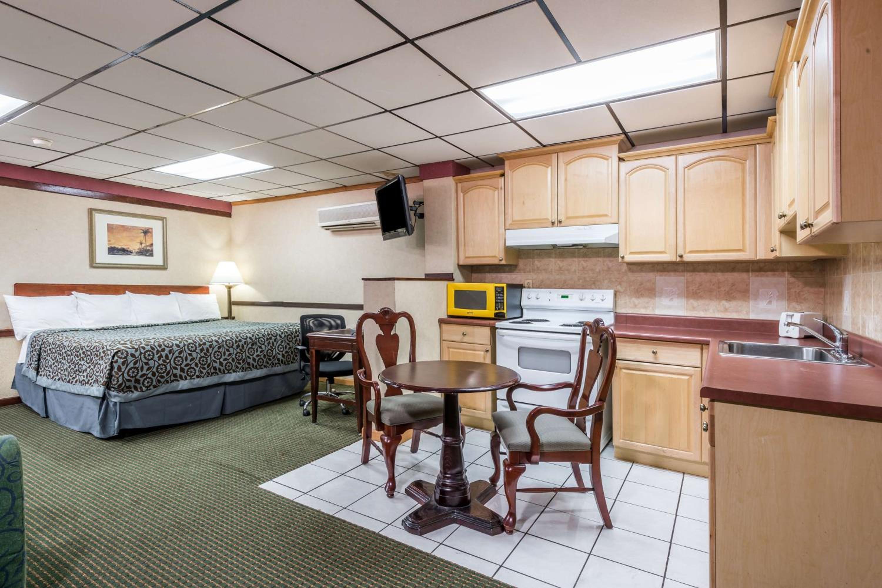 Efficiency King Room photo 1