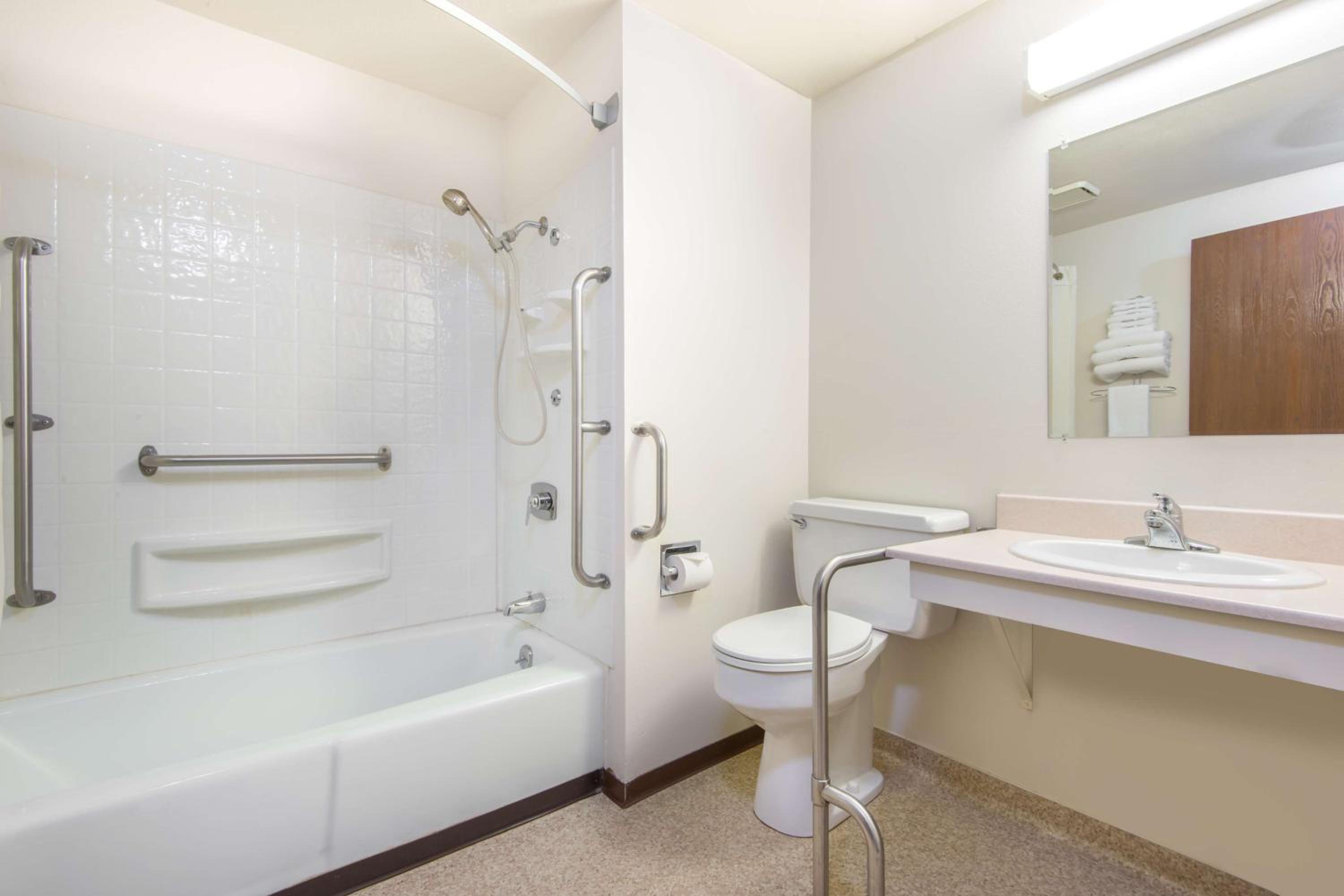 Queen Room - Disability Access/Non-Smoking - Photo 3