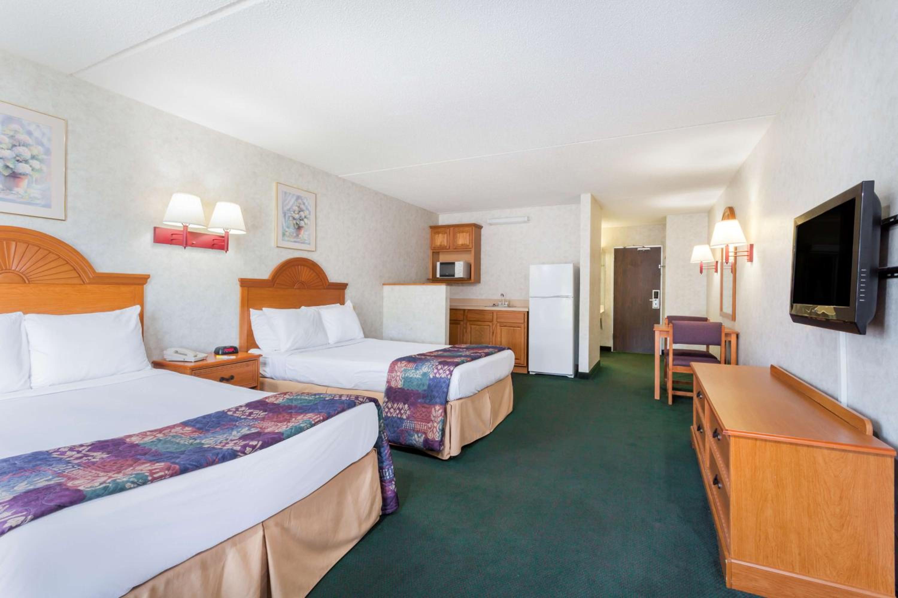 Double Room with Two Double Beds - Kitchenette/Non-Smoking