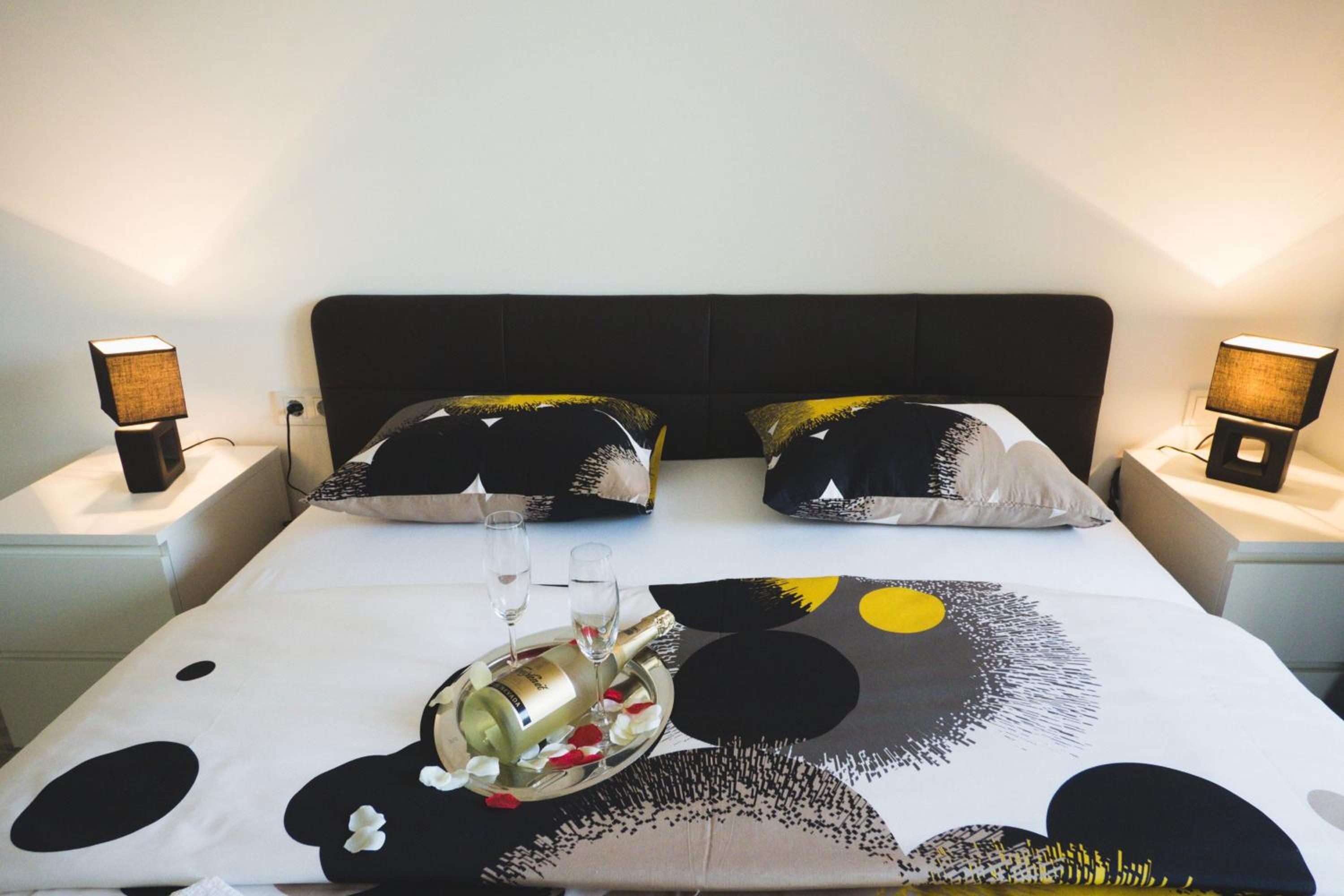 Two bedroom apartment with Balcony photo 3
