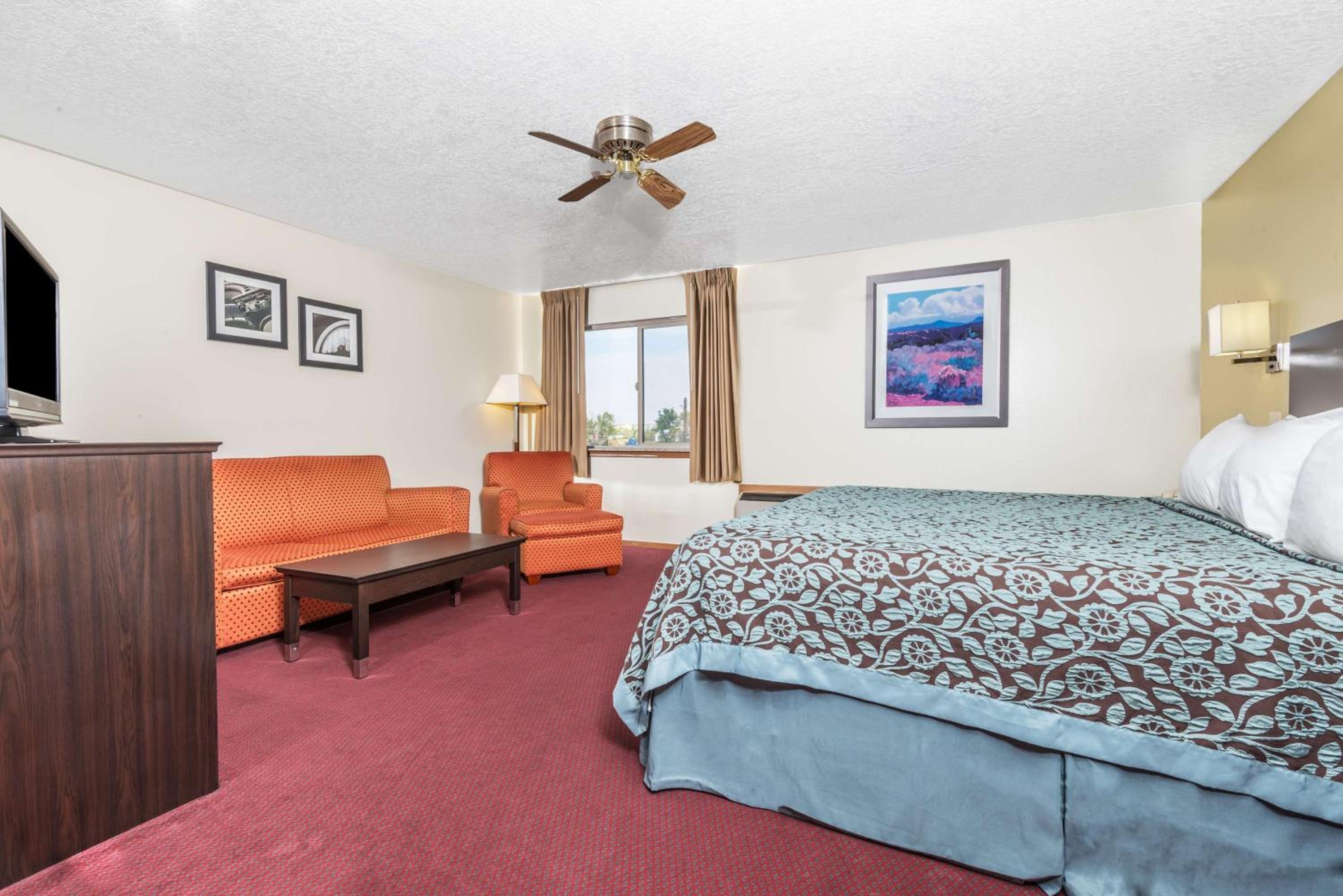 King Studio Suite - Non-Smoking - Photo 1