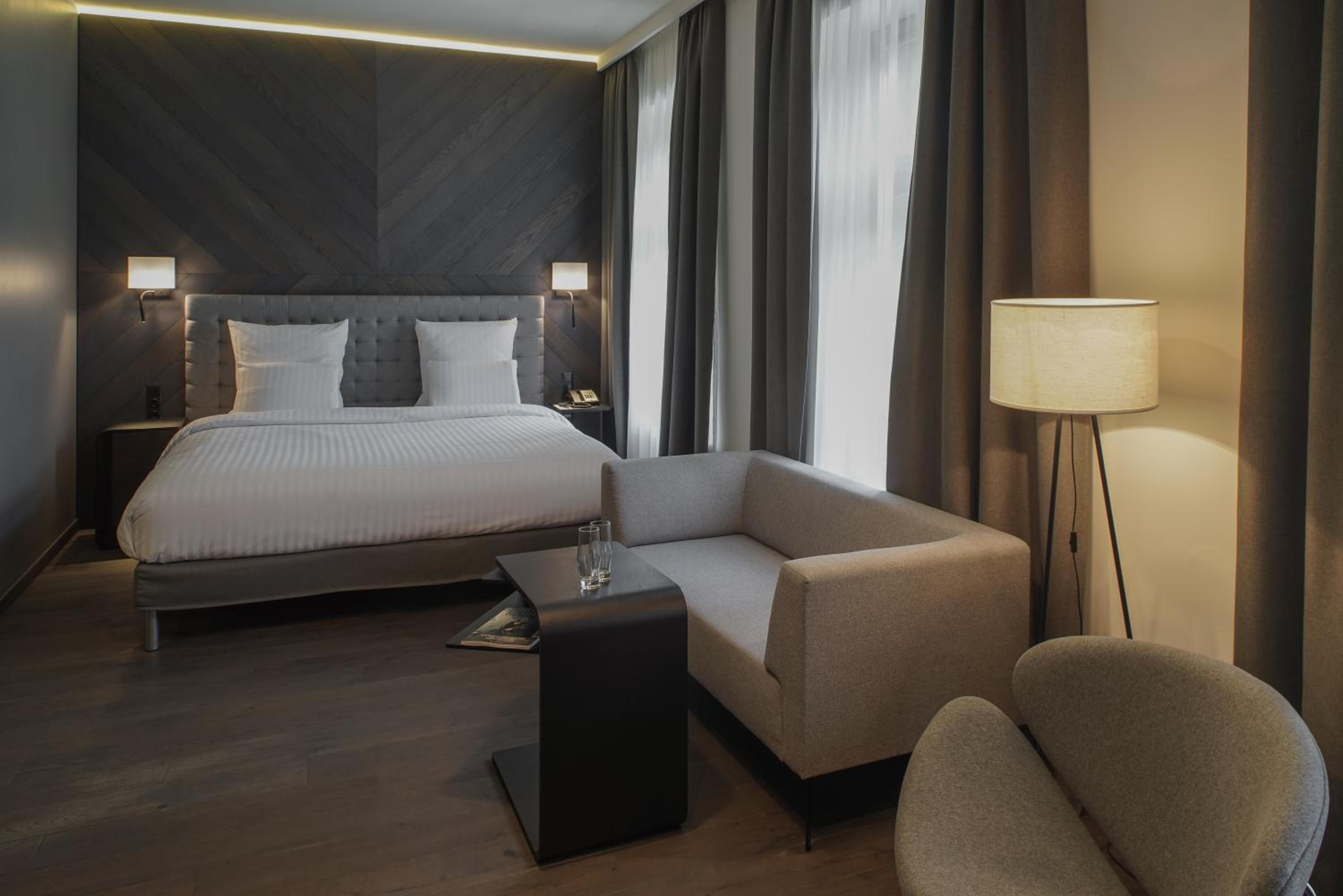 Deluxe Room - Photo 5