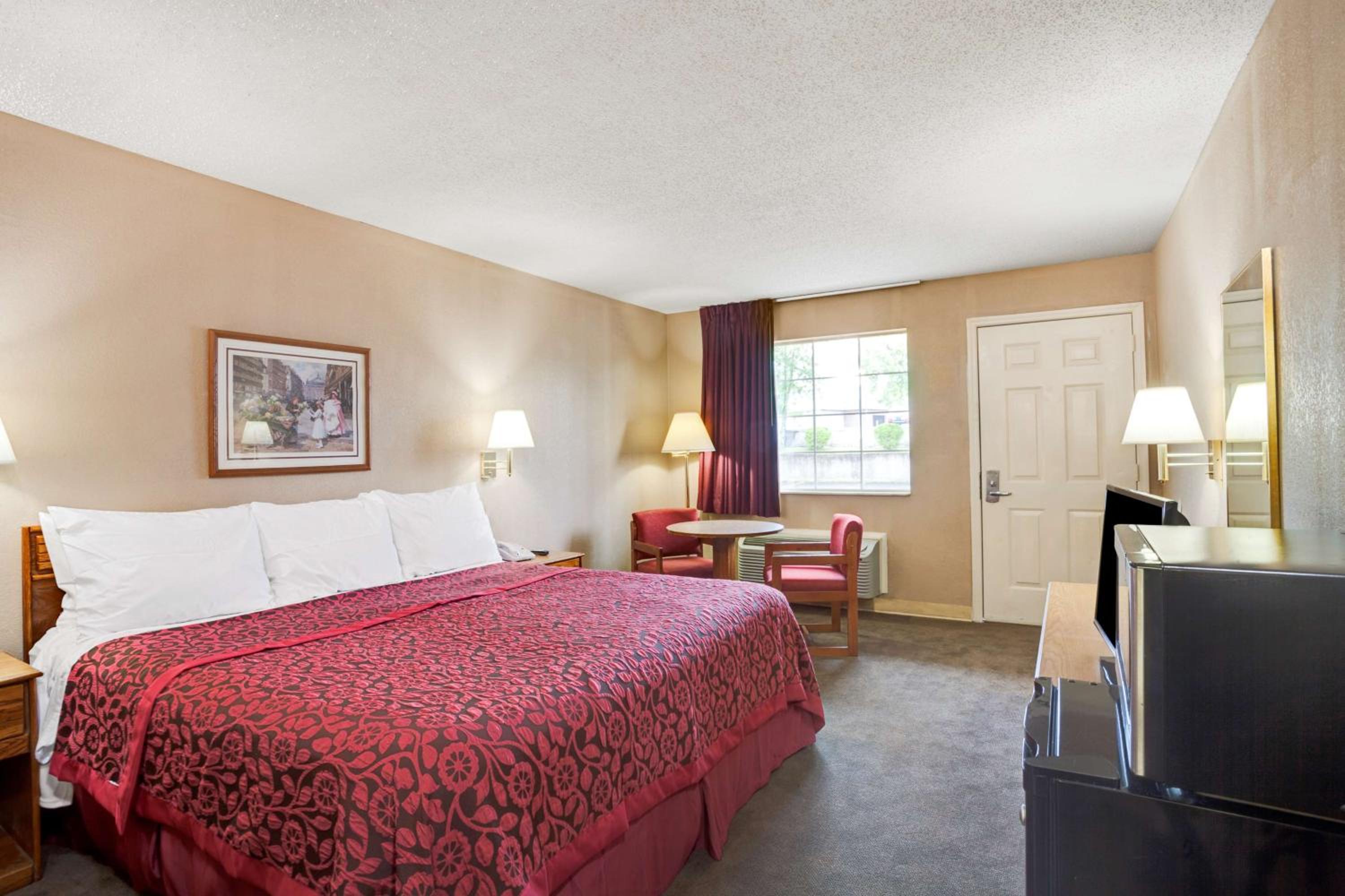 King Room - Non-Smoking photo 1