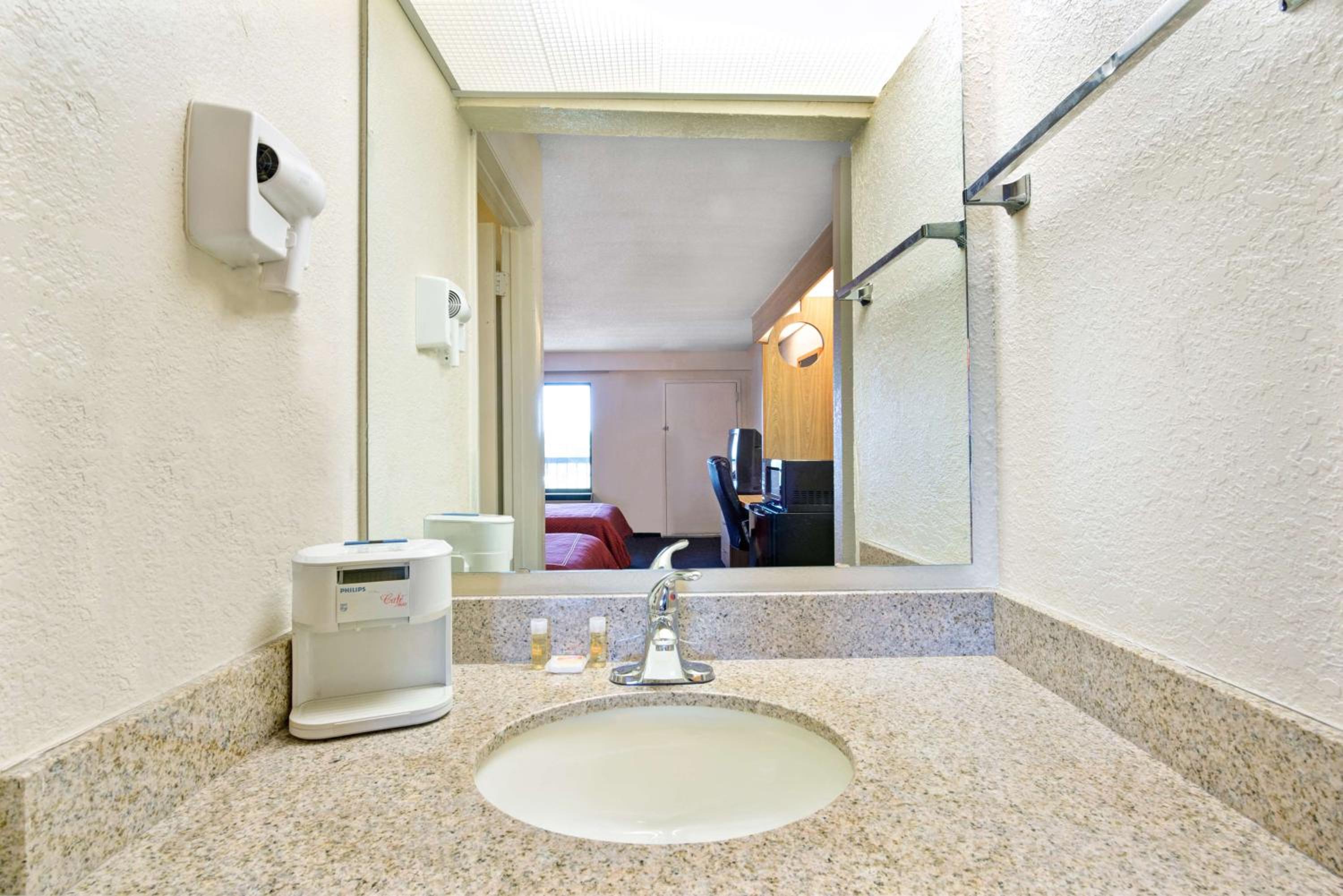 Days Inn by Wyndham Charlotte Northlake, Φωτογραφία 4