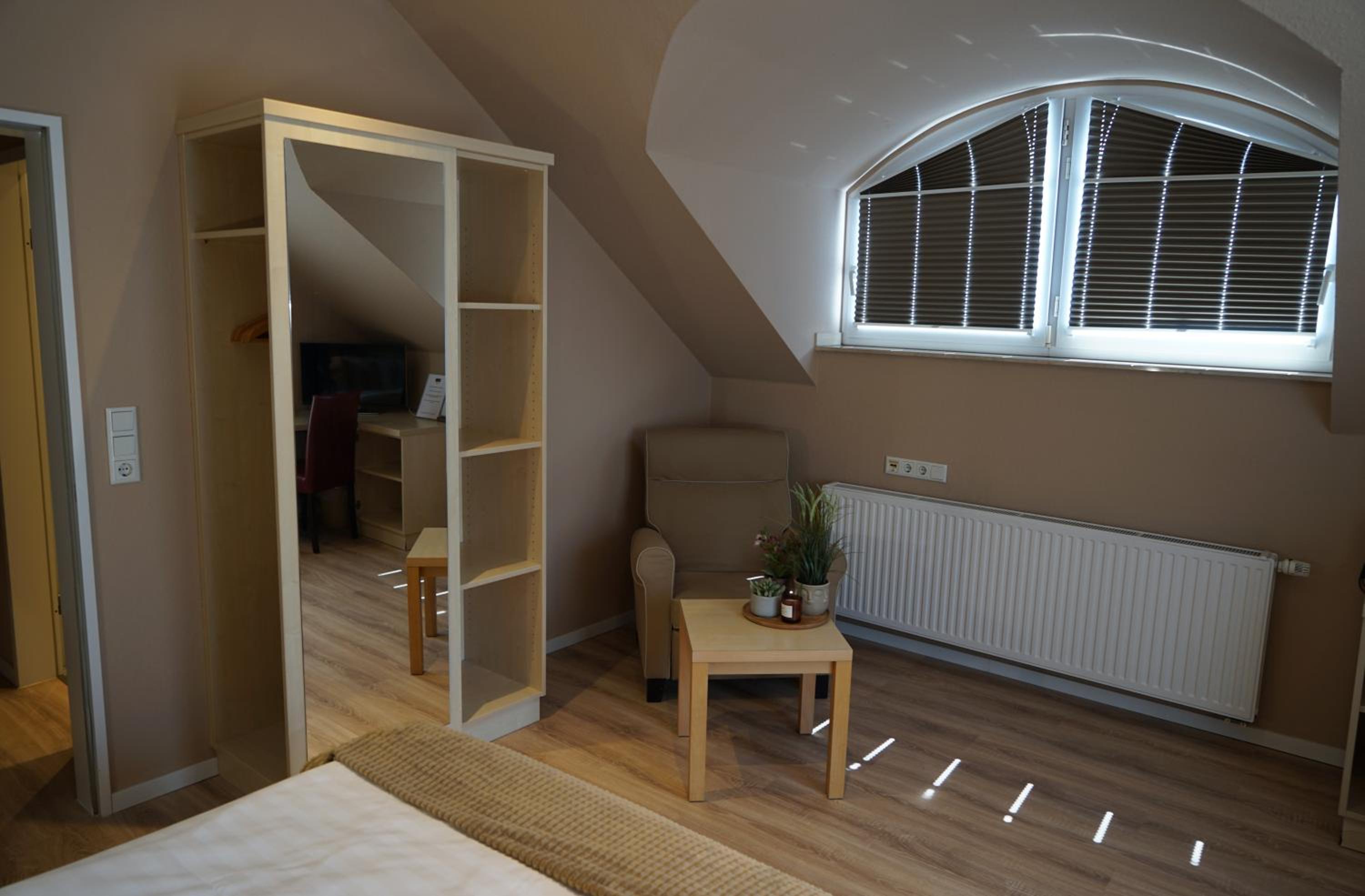 Double Or Twin Room - Photo 3