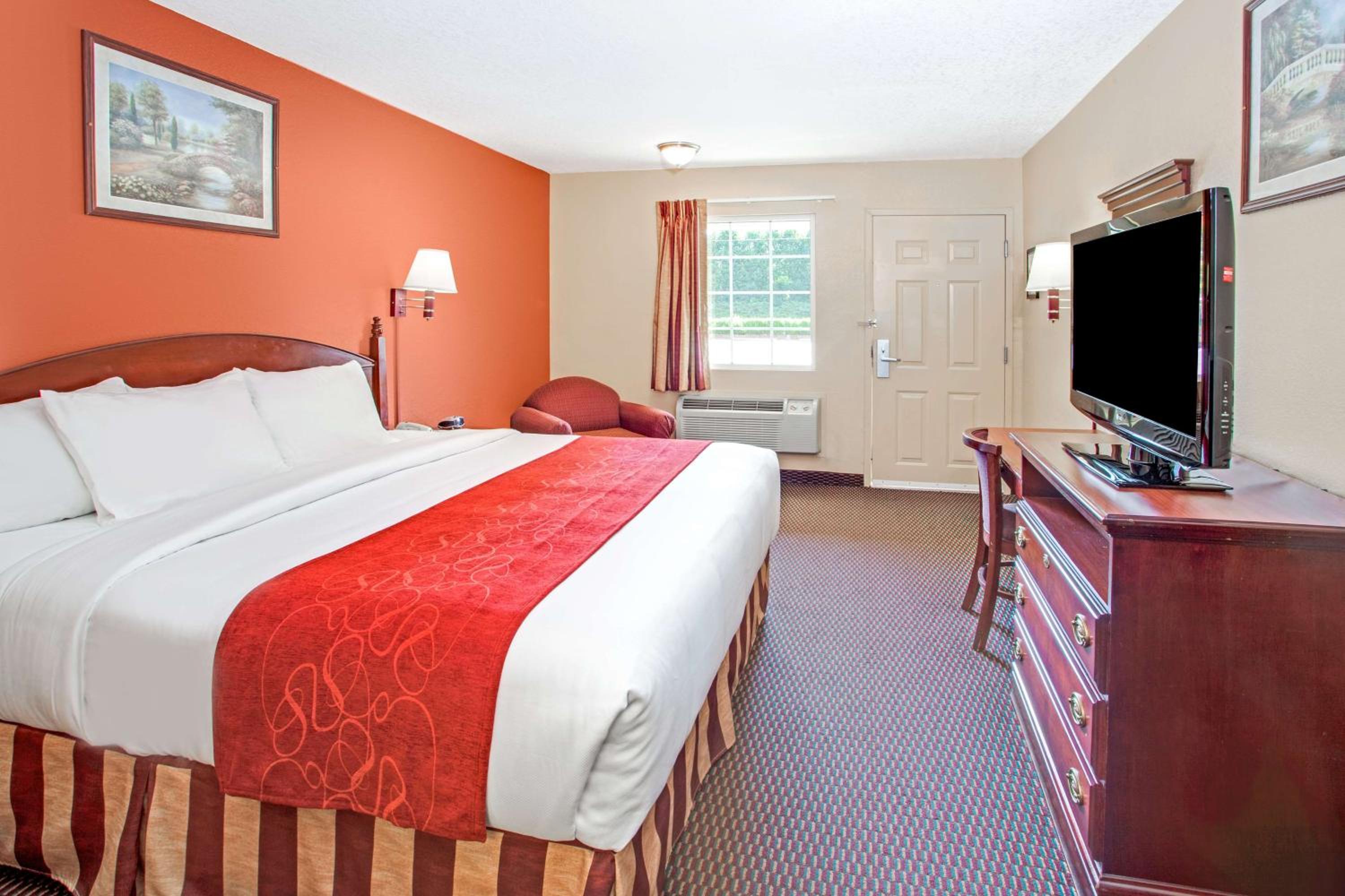 King Room - Non-Smoking - Photo 6