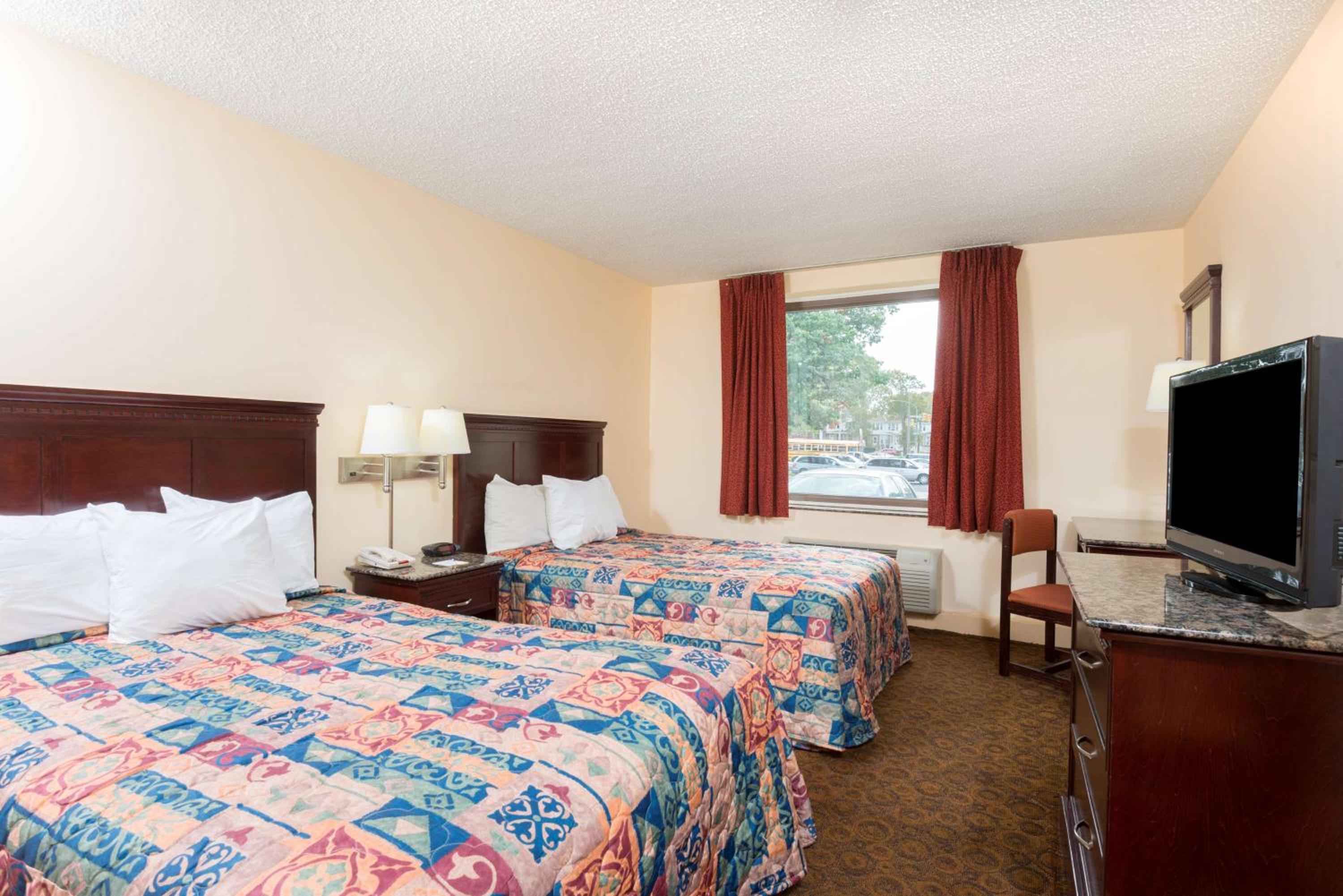 Double Room with Two Double Beds - Smoking - Photo 1