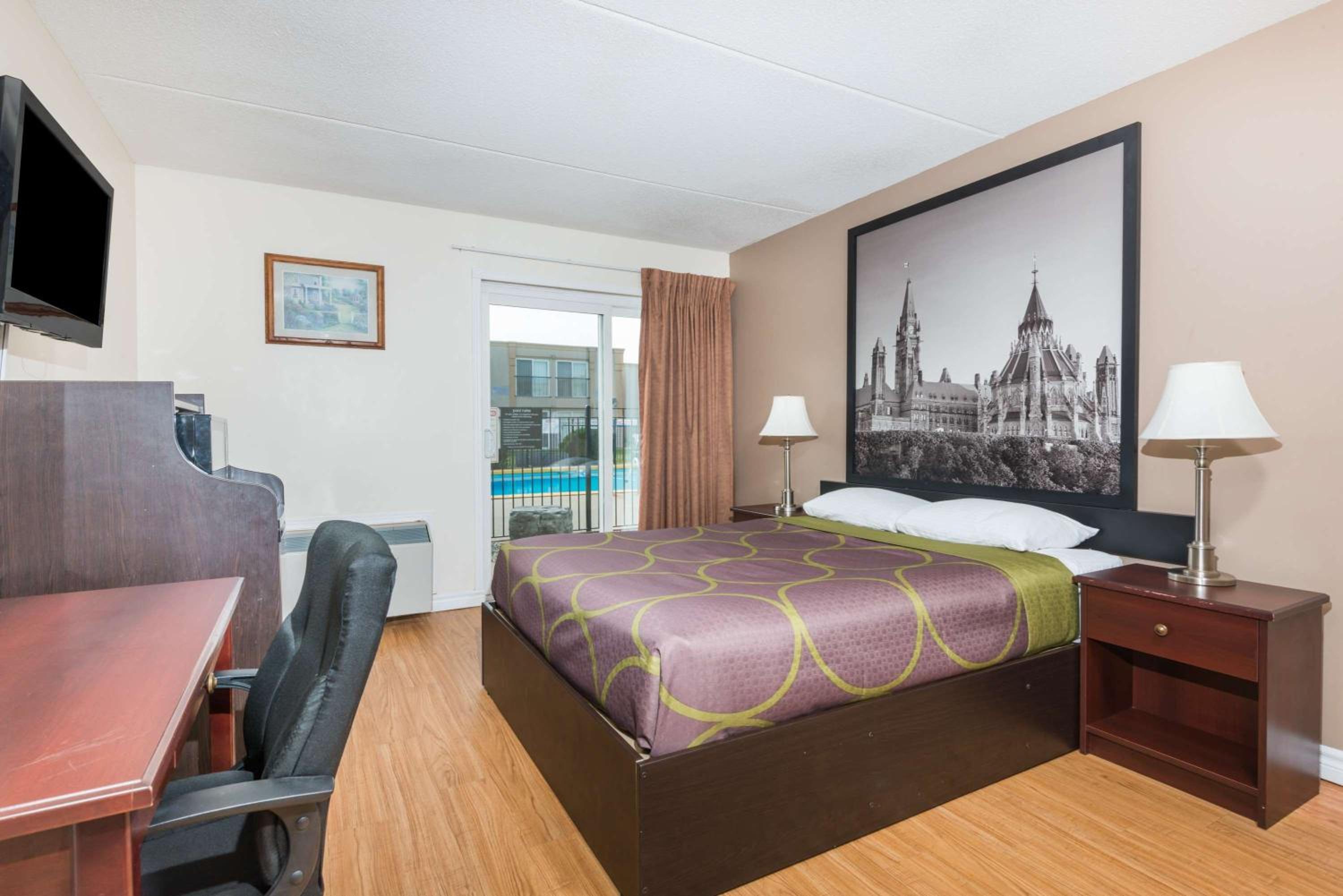 Queen Room - Non-Smoking - Photo 2