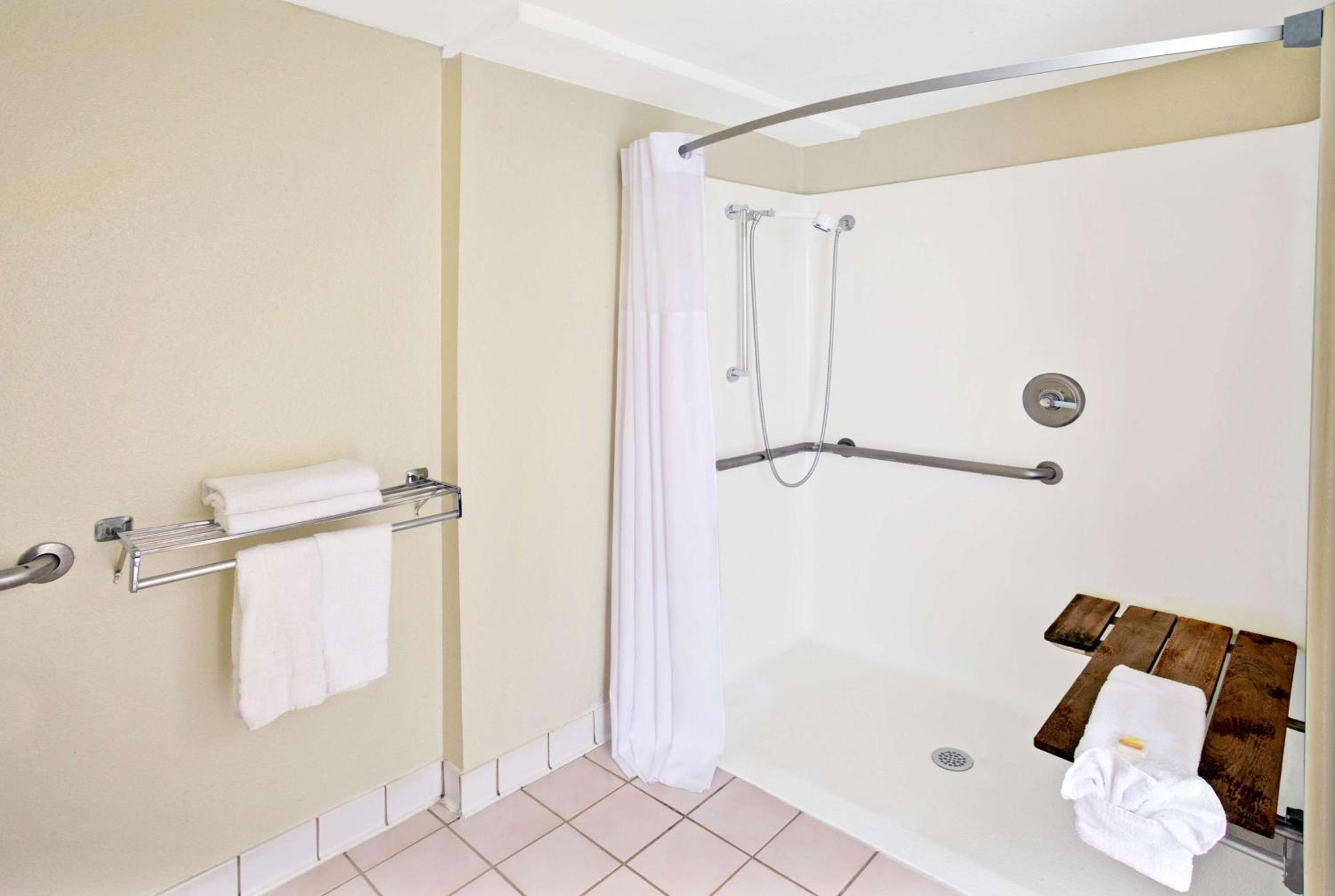 King Room - Disability Access/Smoking - Photo 4