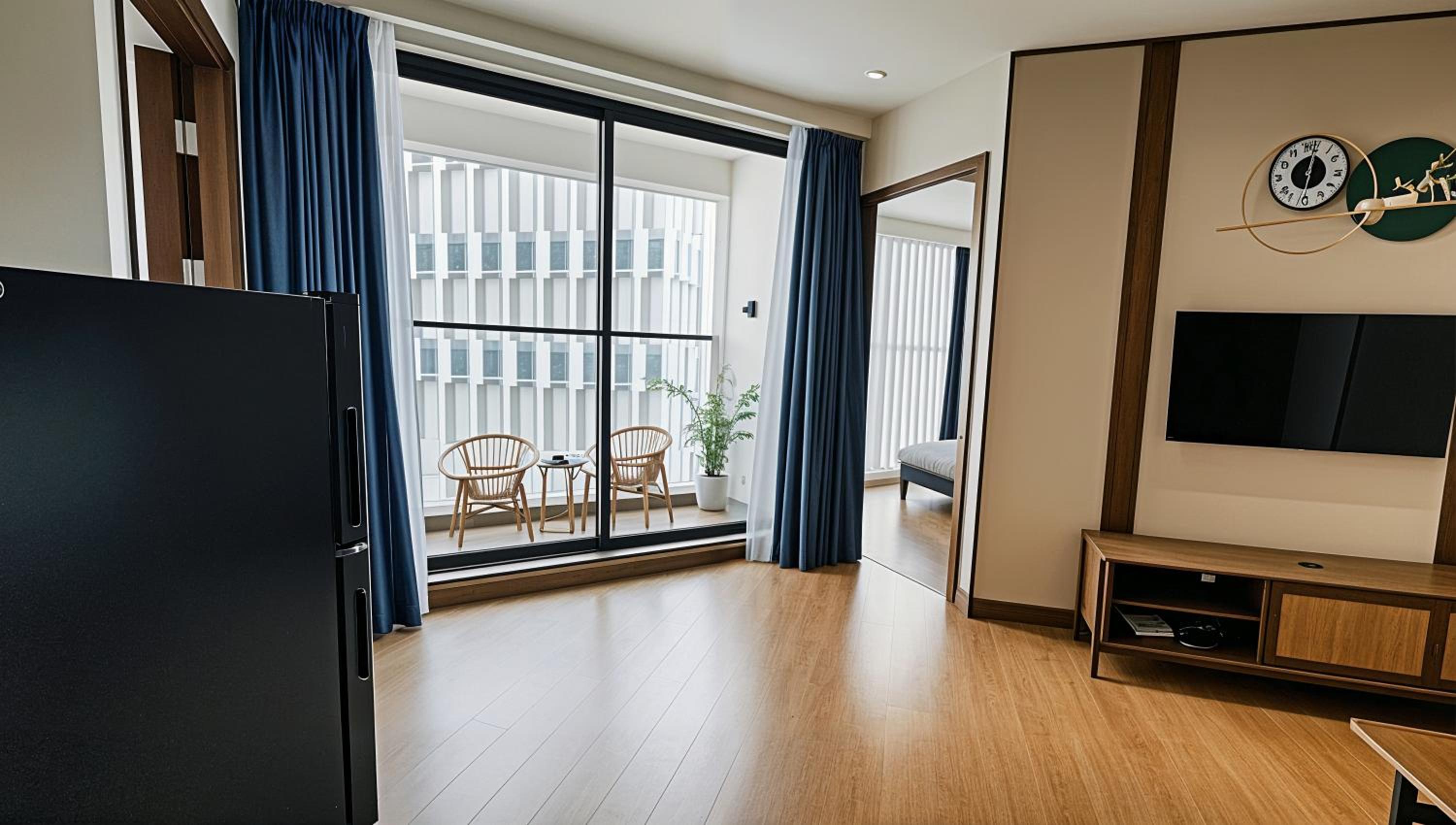Two-Bedroom Apartment with Balcony photo 2