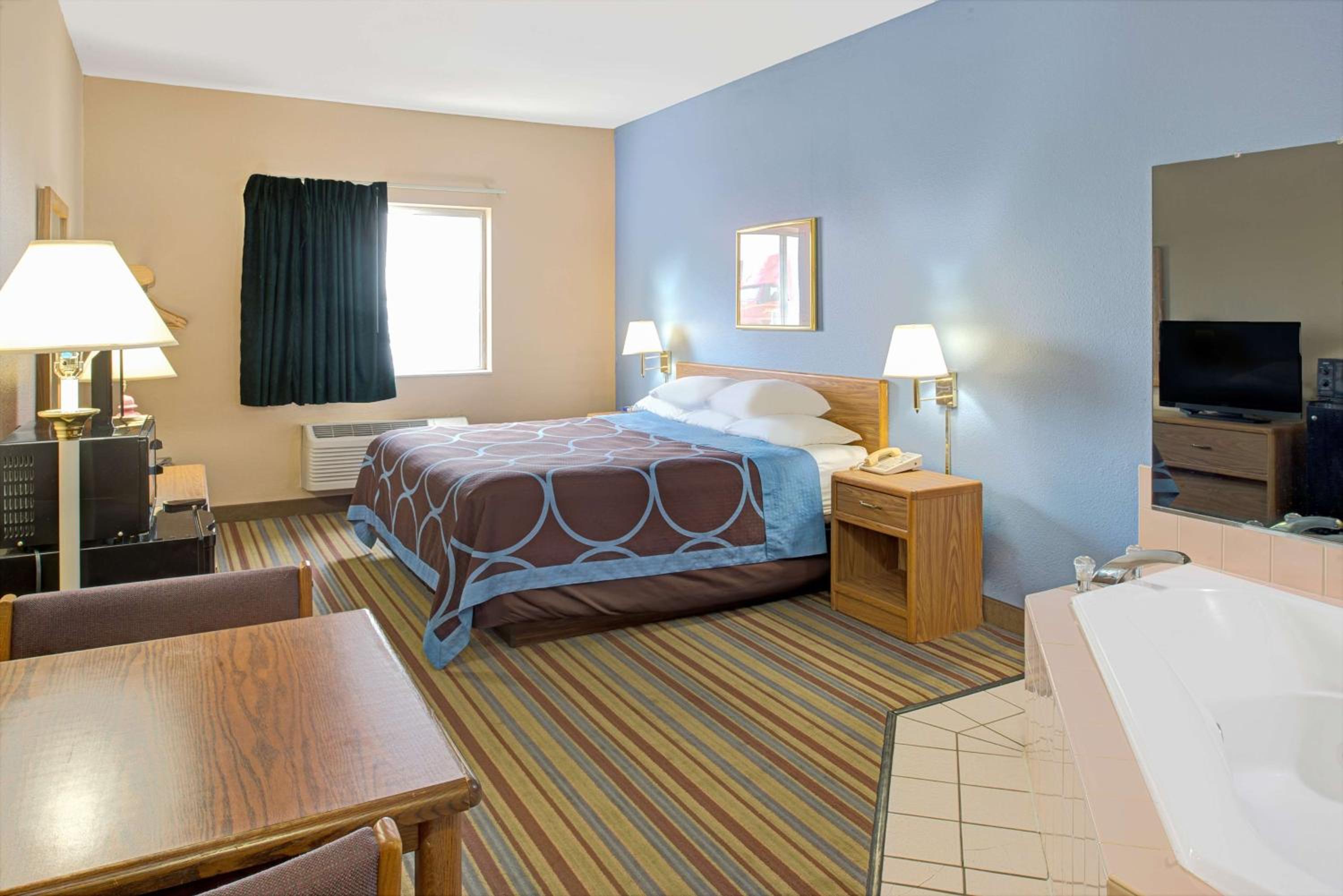 King Studio Suite - Non-Smoking - Photo 1