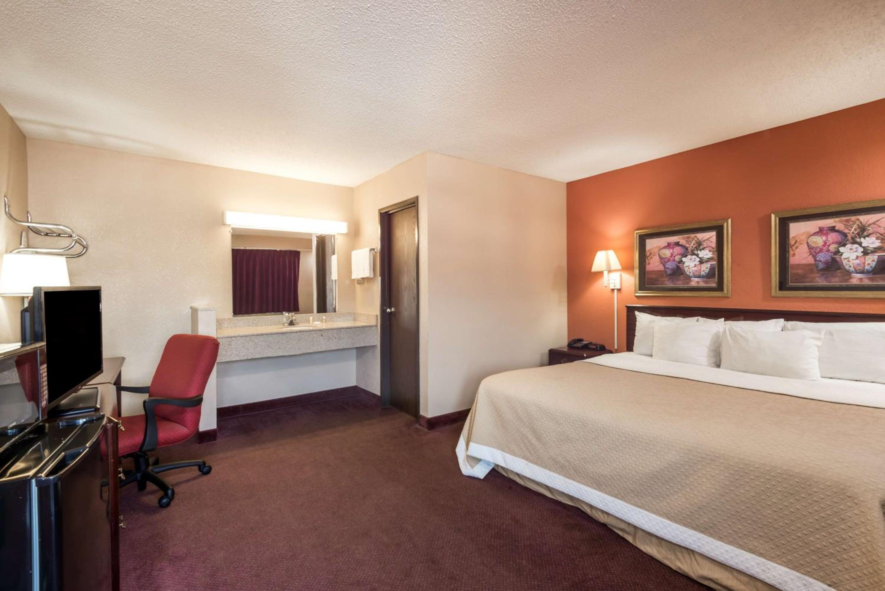 King Room - Non-Smoking photo 1