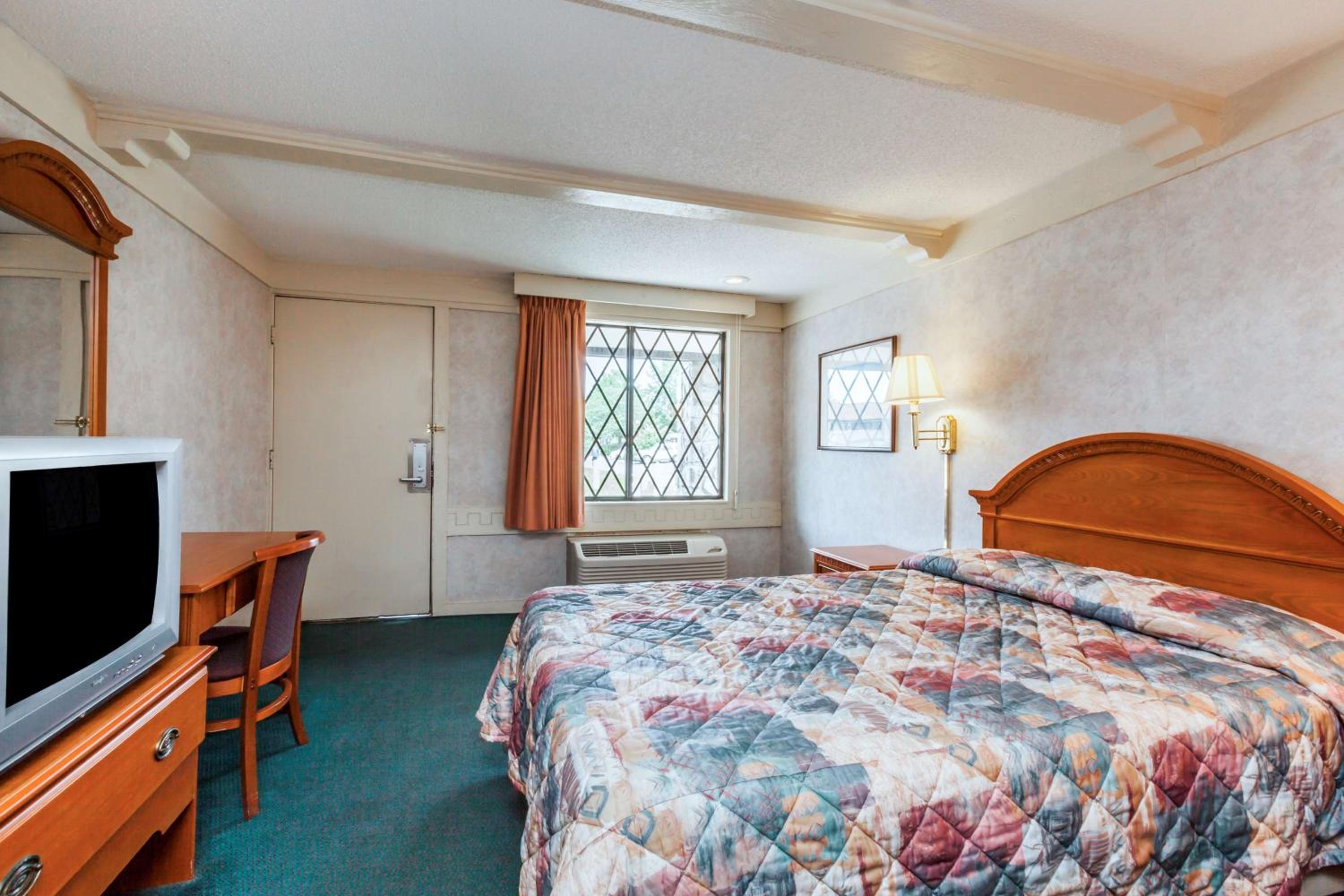 Standard King Room - Smoking