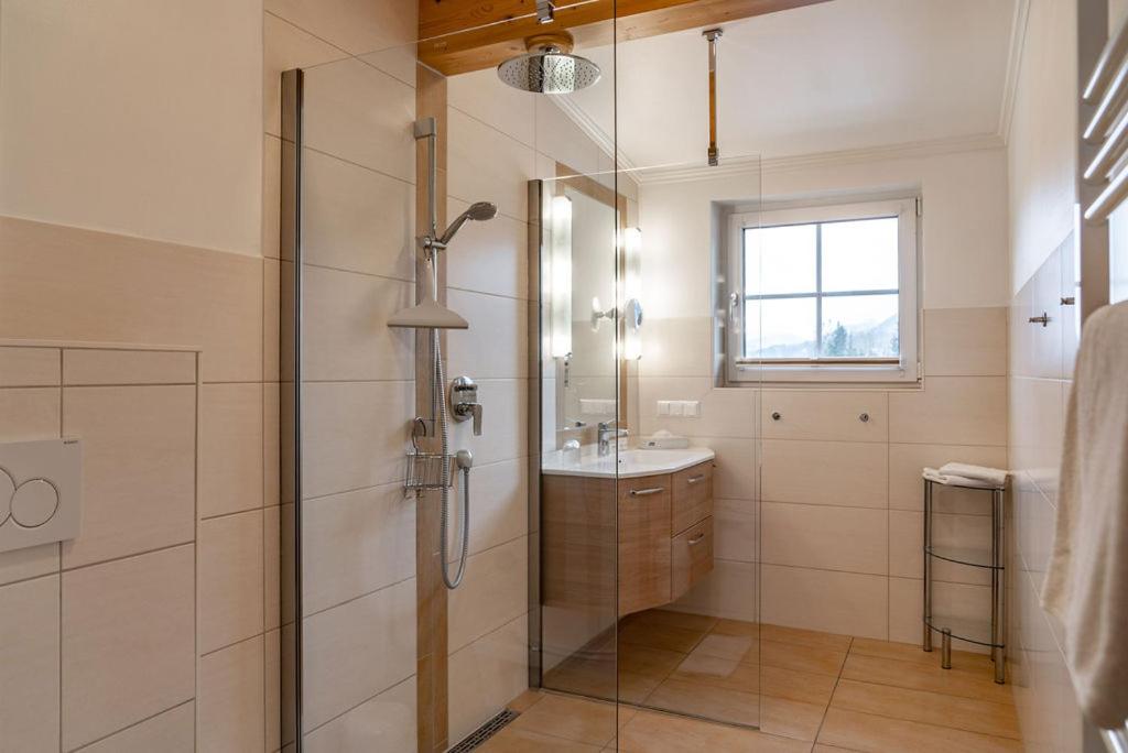 Three-Bedroom Apartment with Mountain View photo 3
