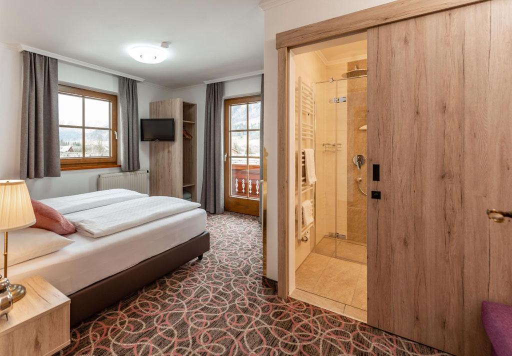 Two-Bedroom Apartment with Mountain View