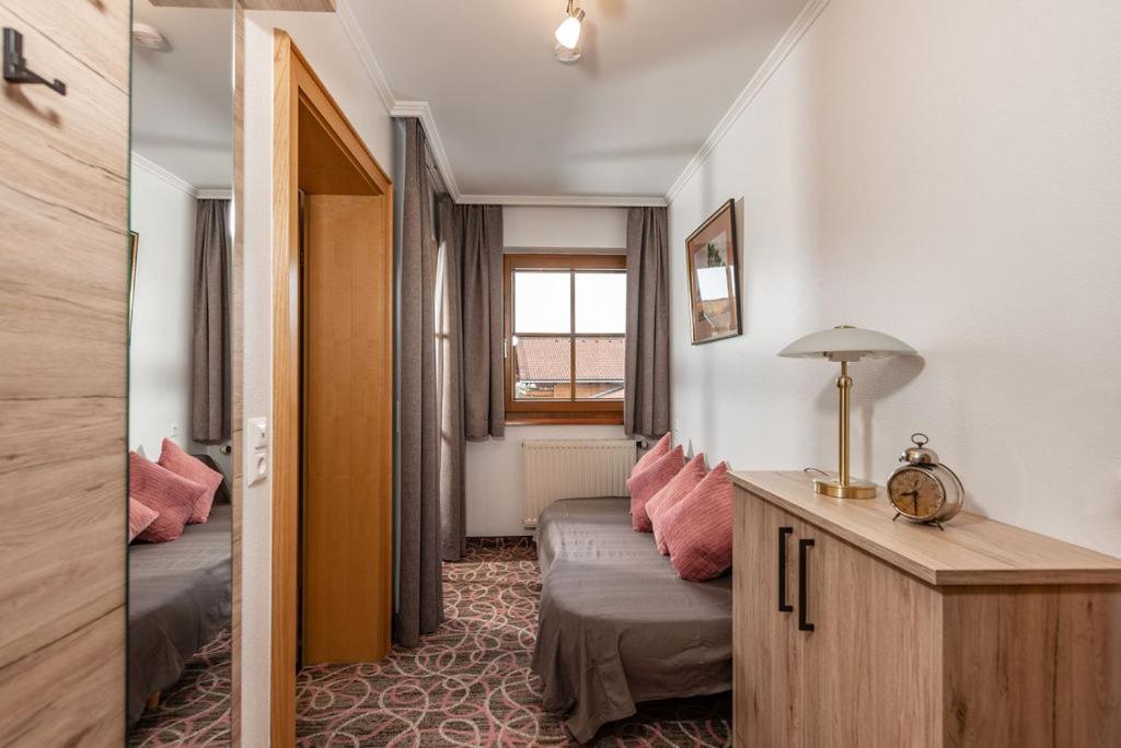 Two-Bedroom Apartment with Mountain View photo 3