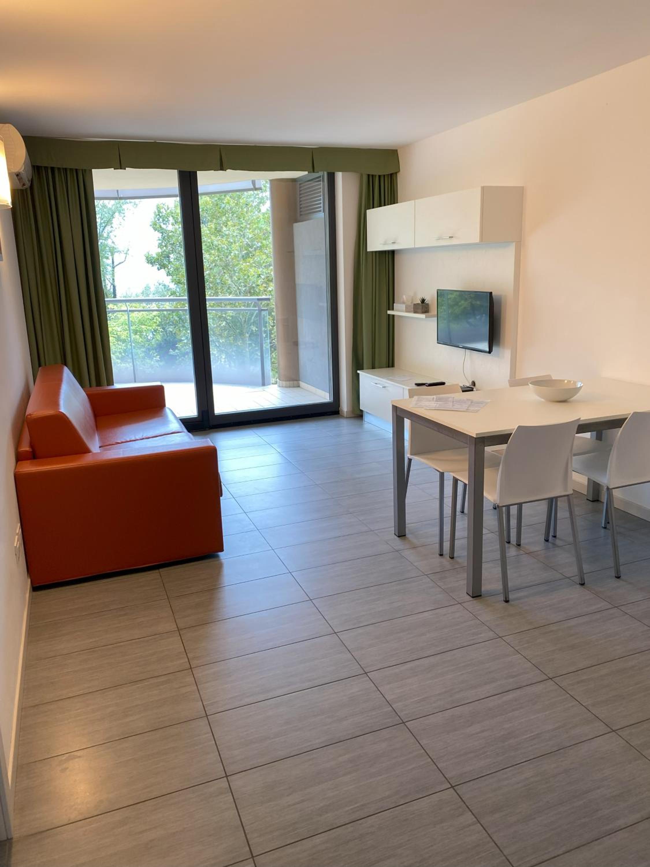 One-Bedroom Apartment with Balcony photo 3