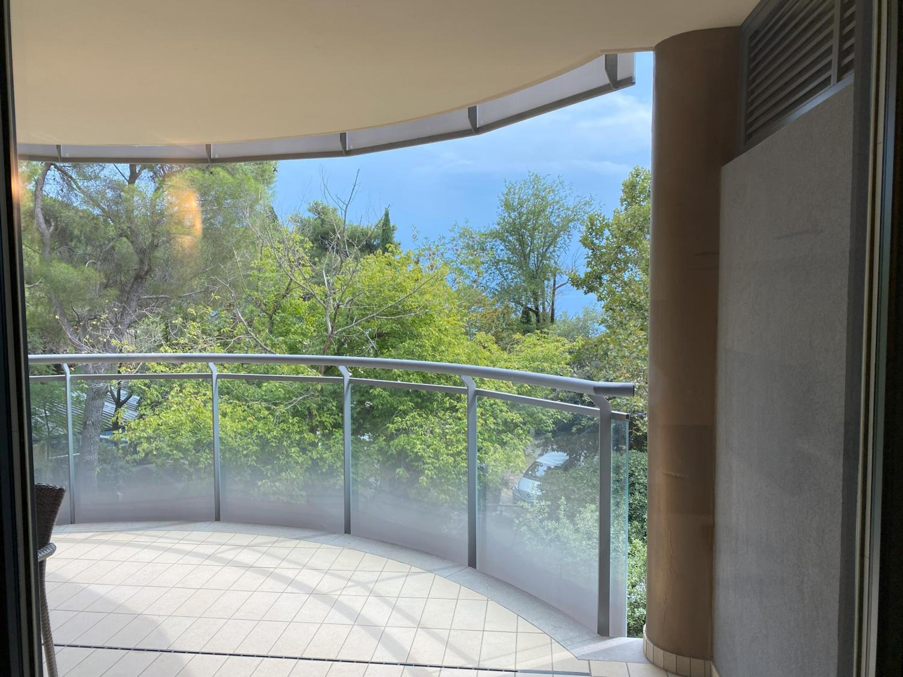 One-Bedroom Apartment with Balcony photo 2