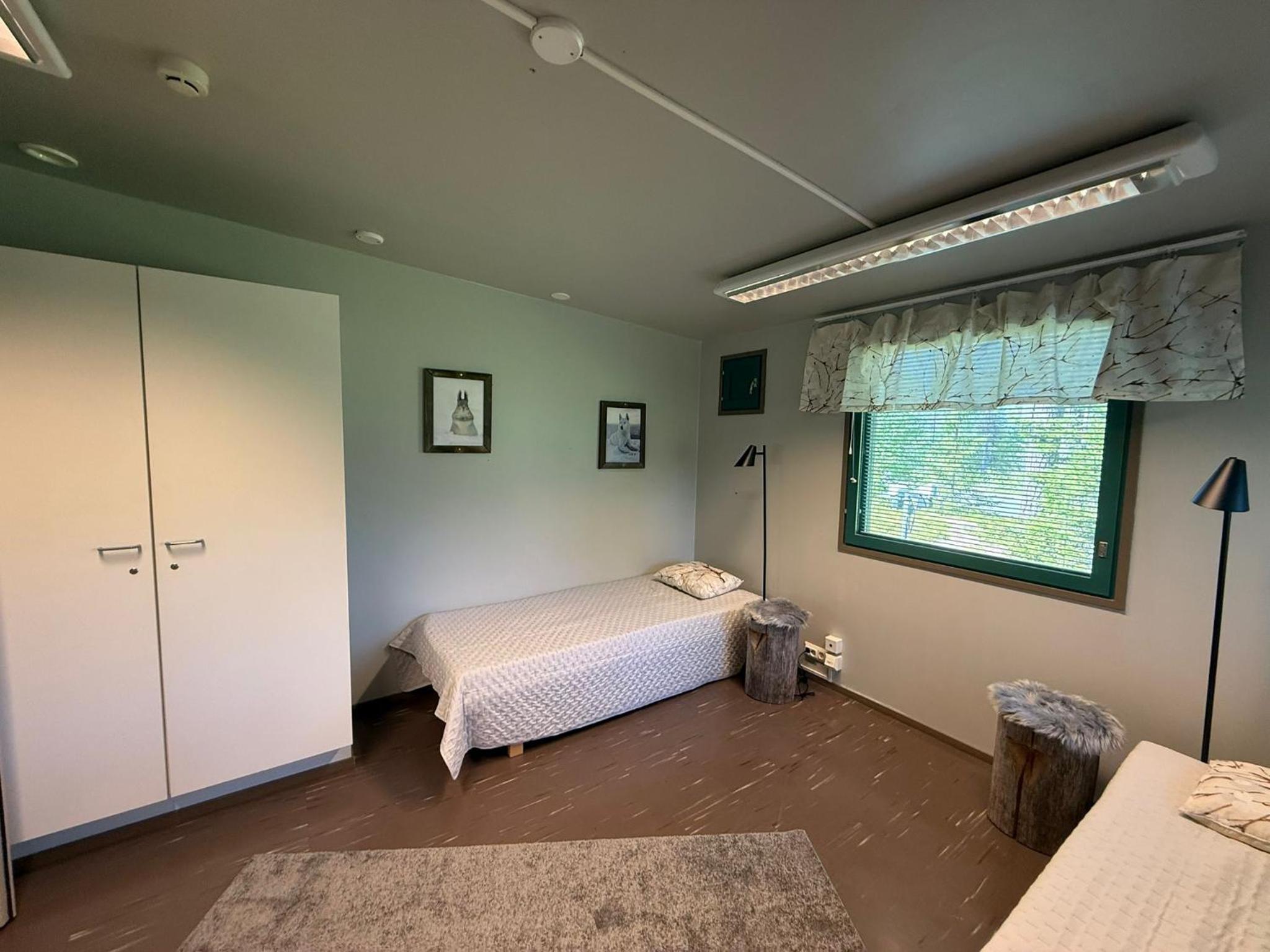 Twin Room with Shared Bathroom photo 2