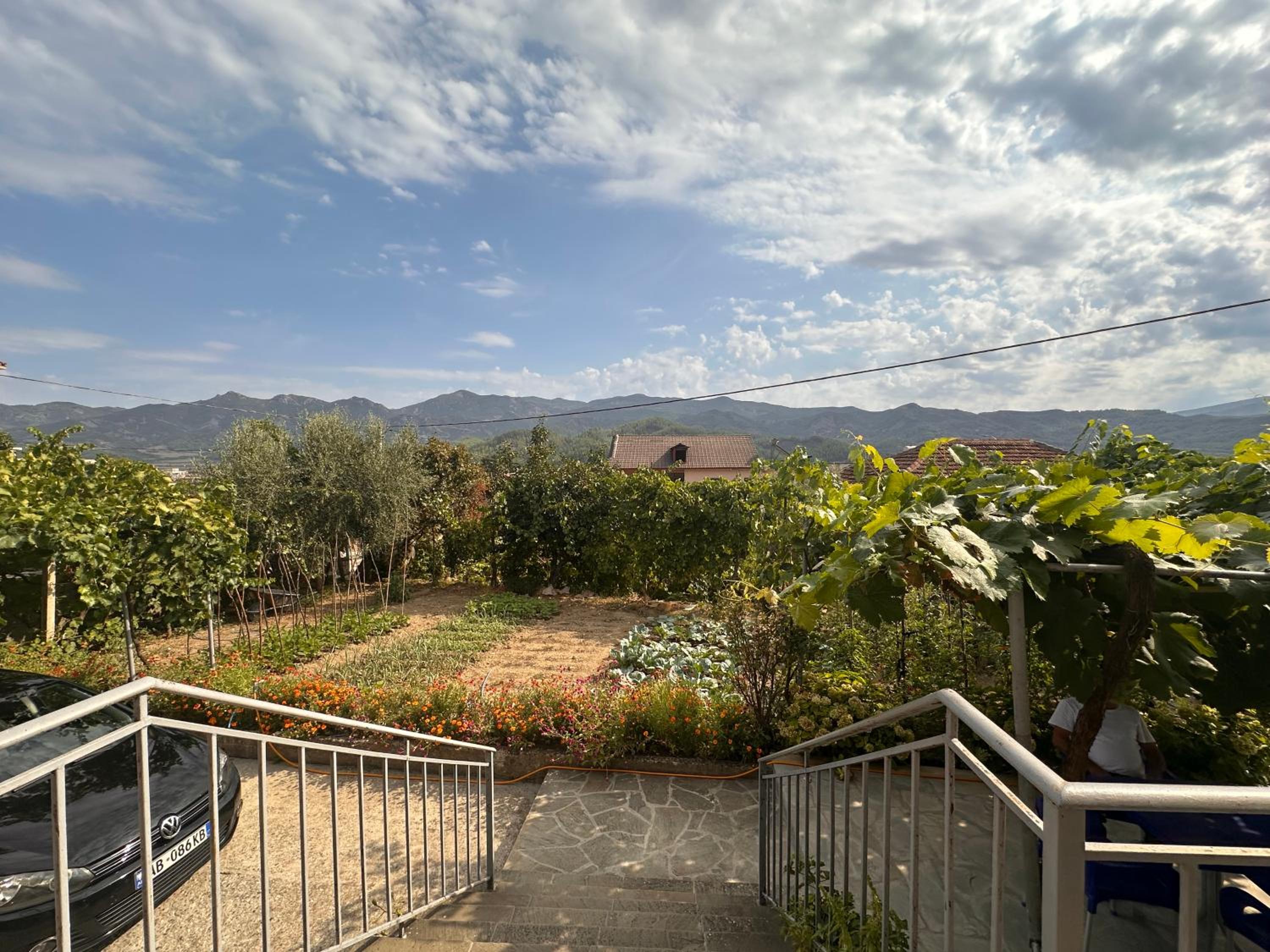 Apartment with Mountain View photo 2