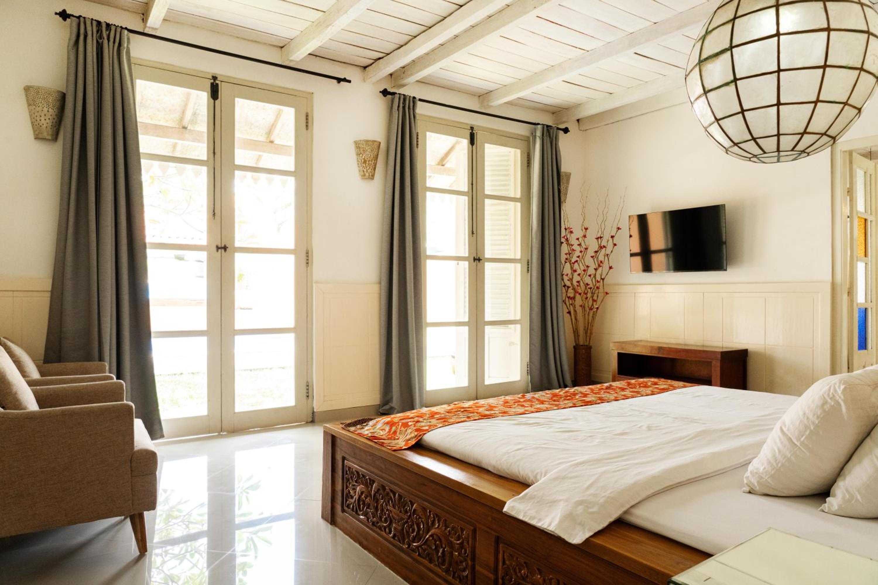 Two-Bedroom Villa - Photo 16