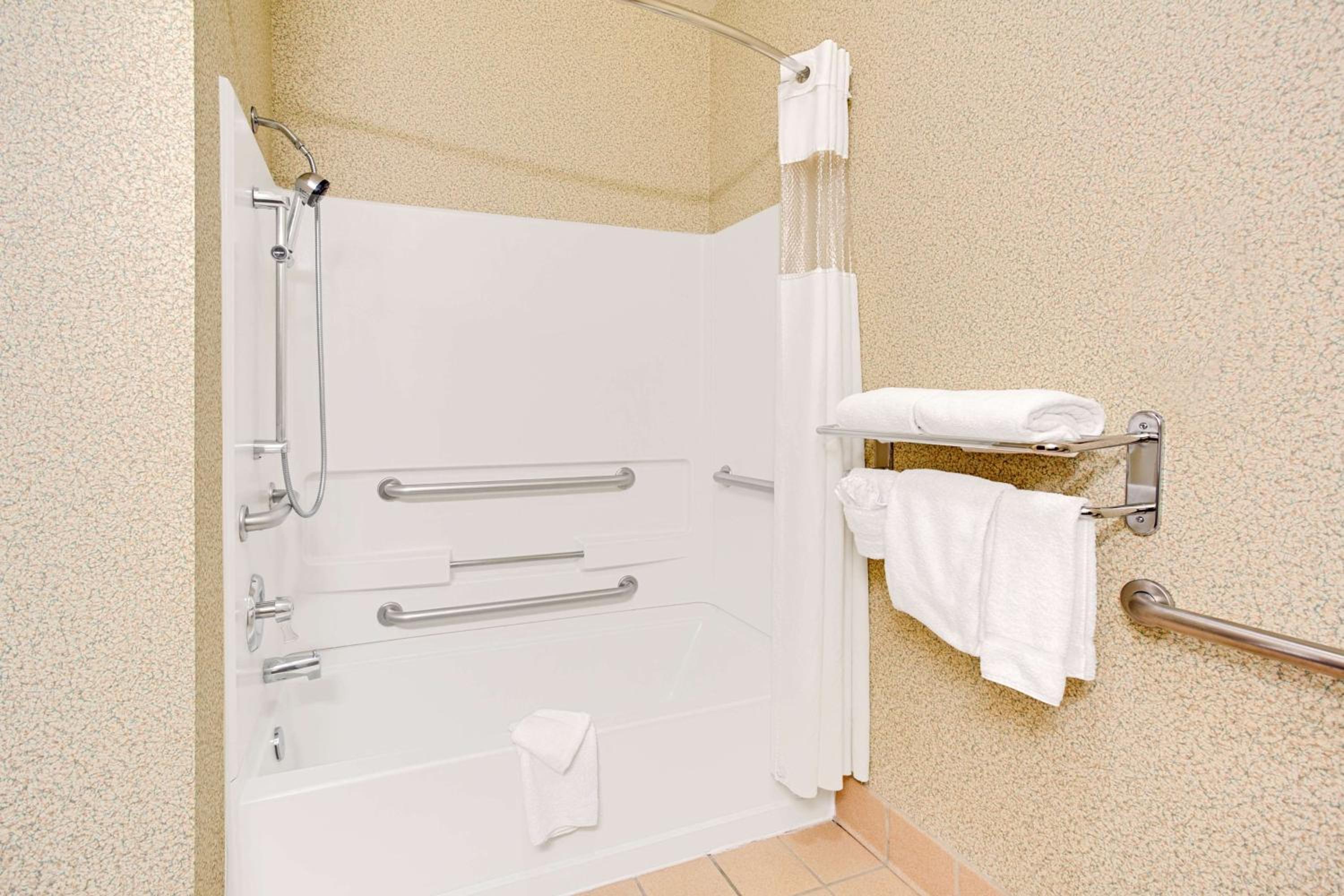 King Room - Disability Access/Non-Smoking - Photo 4