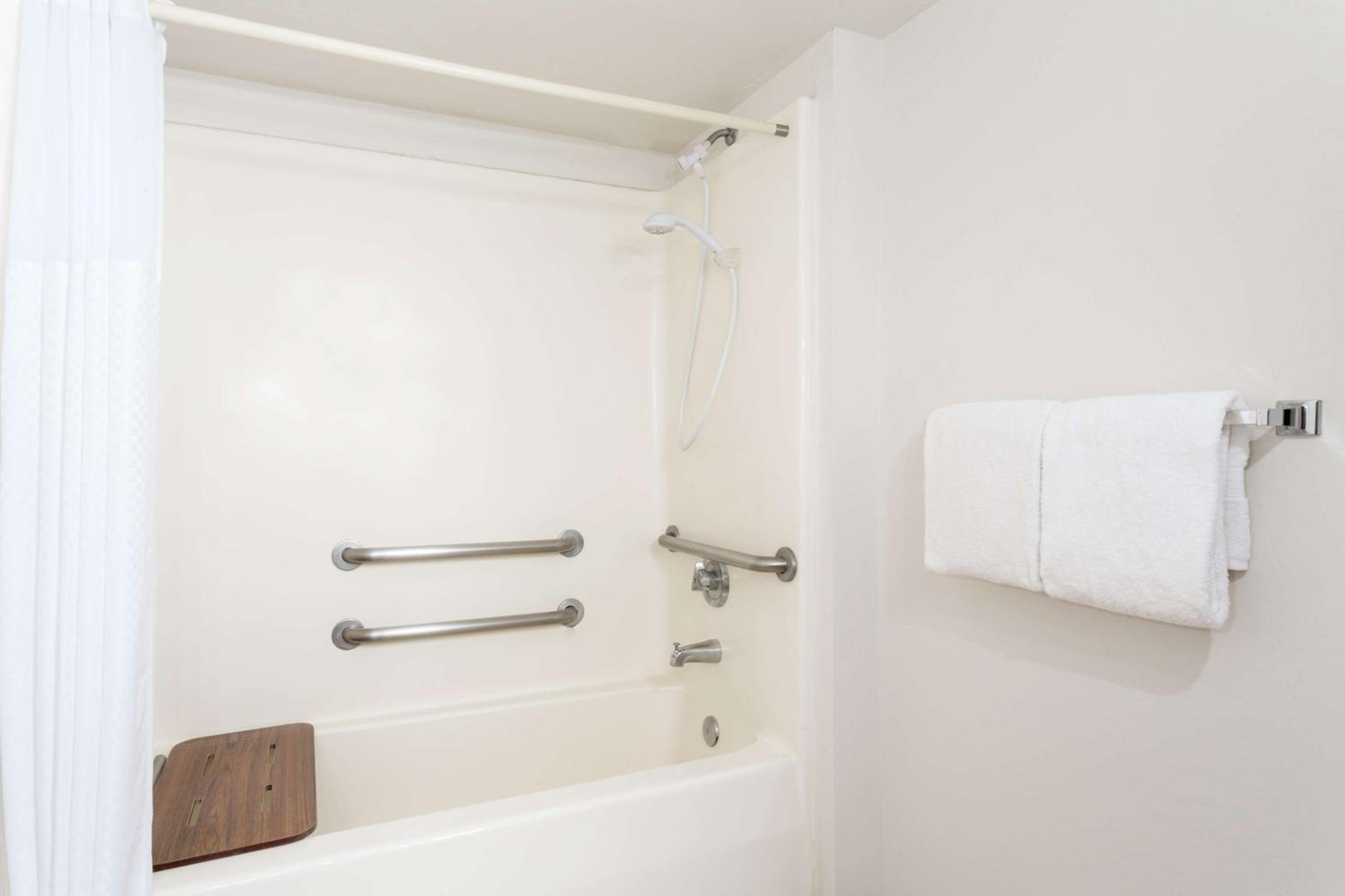 Queen Room - Disability Access/Non-Smoking - Photo 5