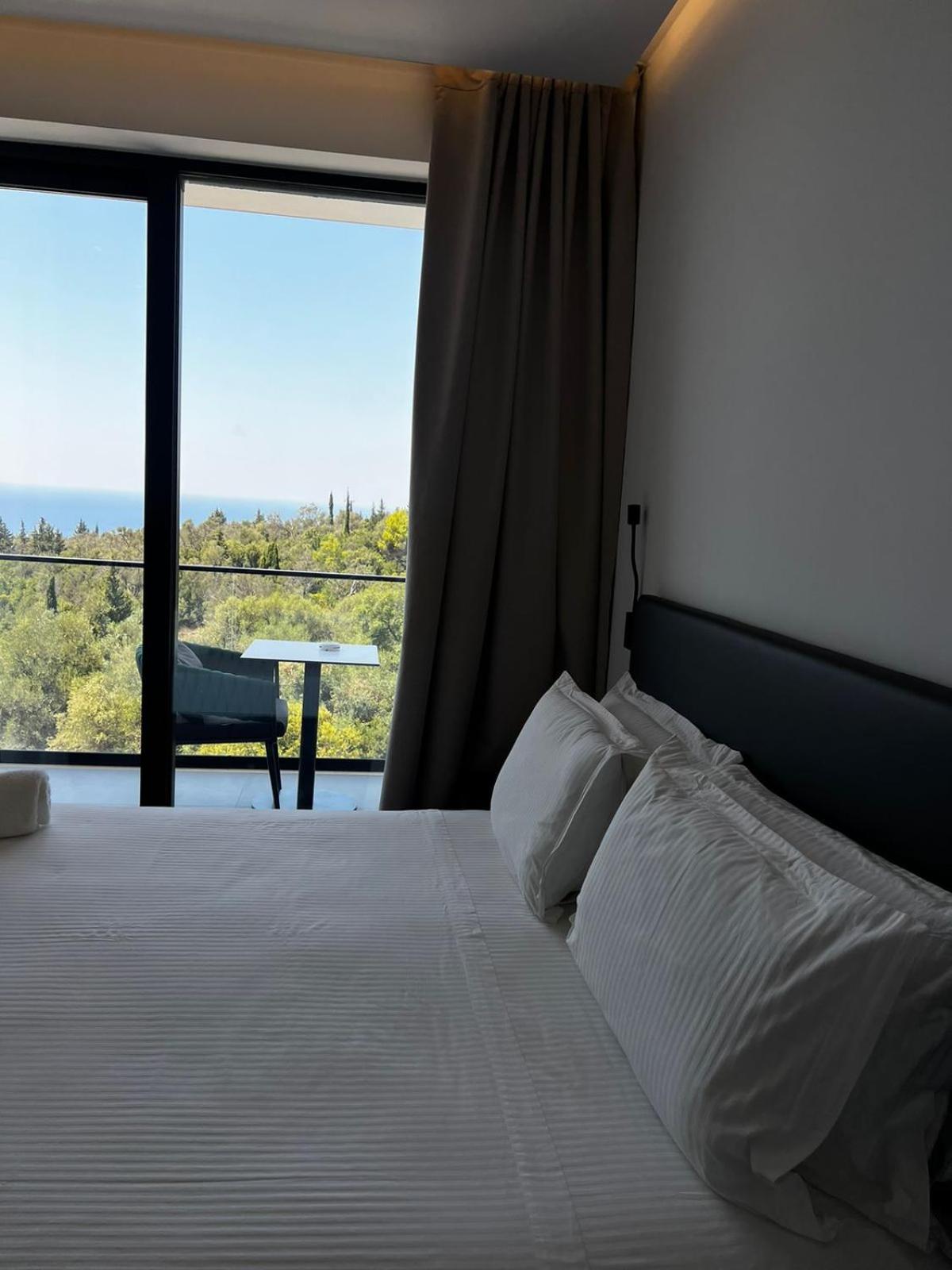 Deluxe Suite with Sea View