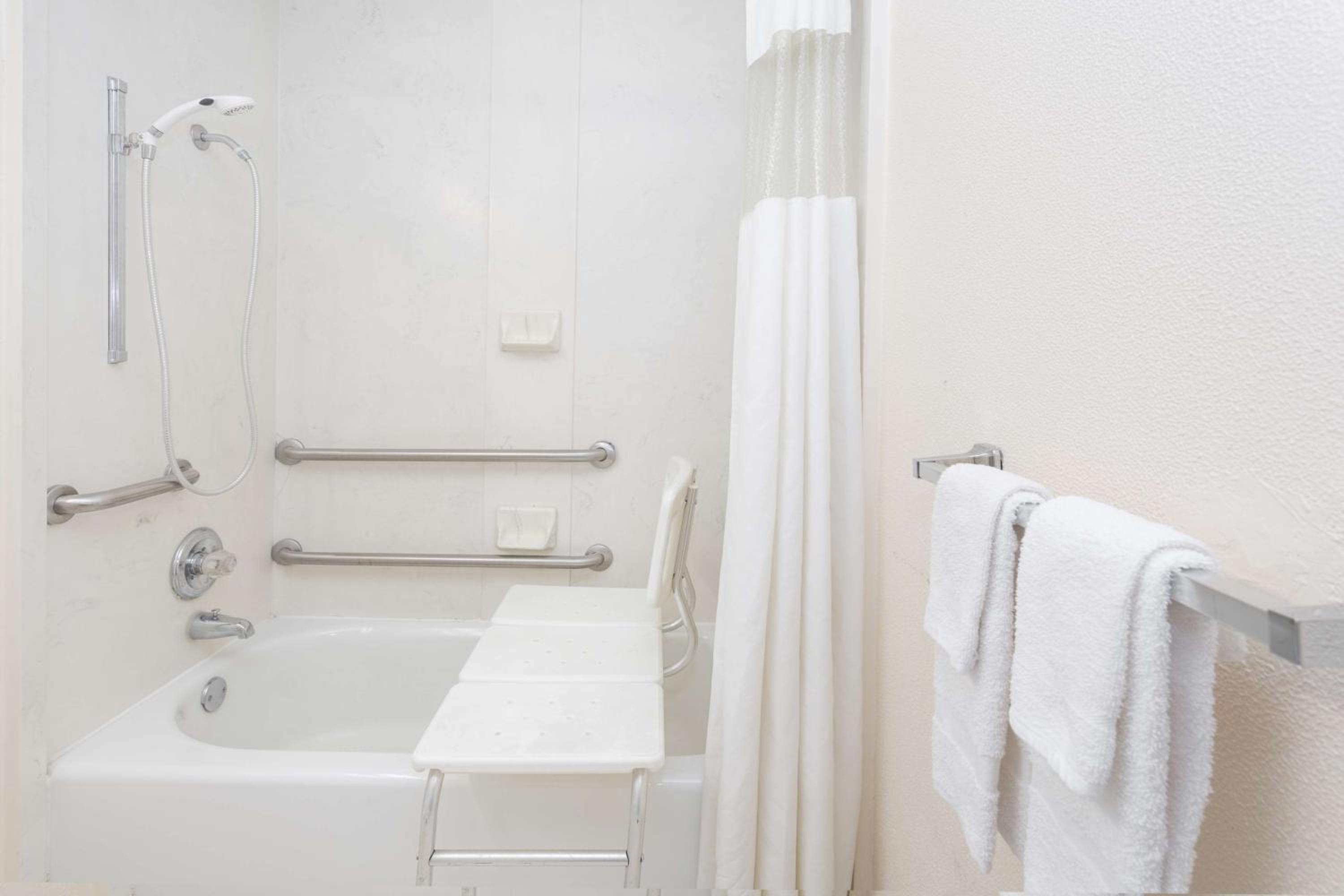 King Room - Mobility Access/Non-Smoking - Photo 2