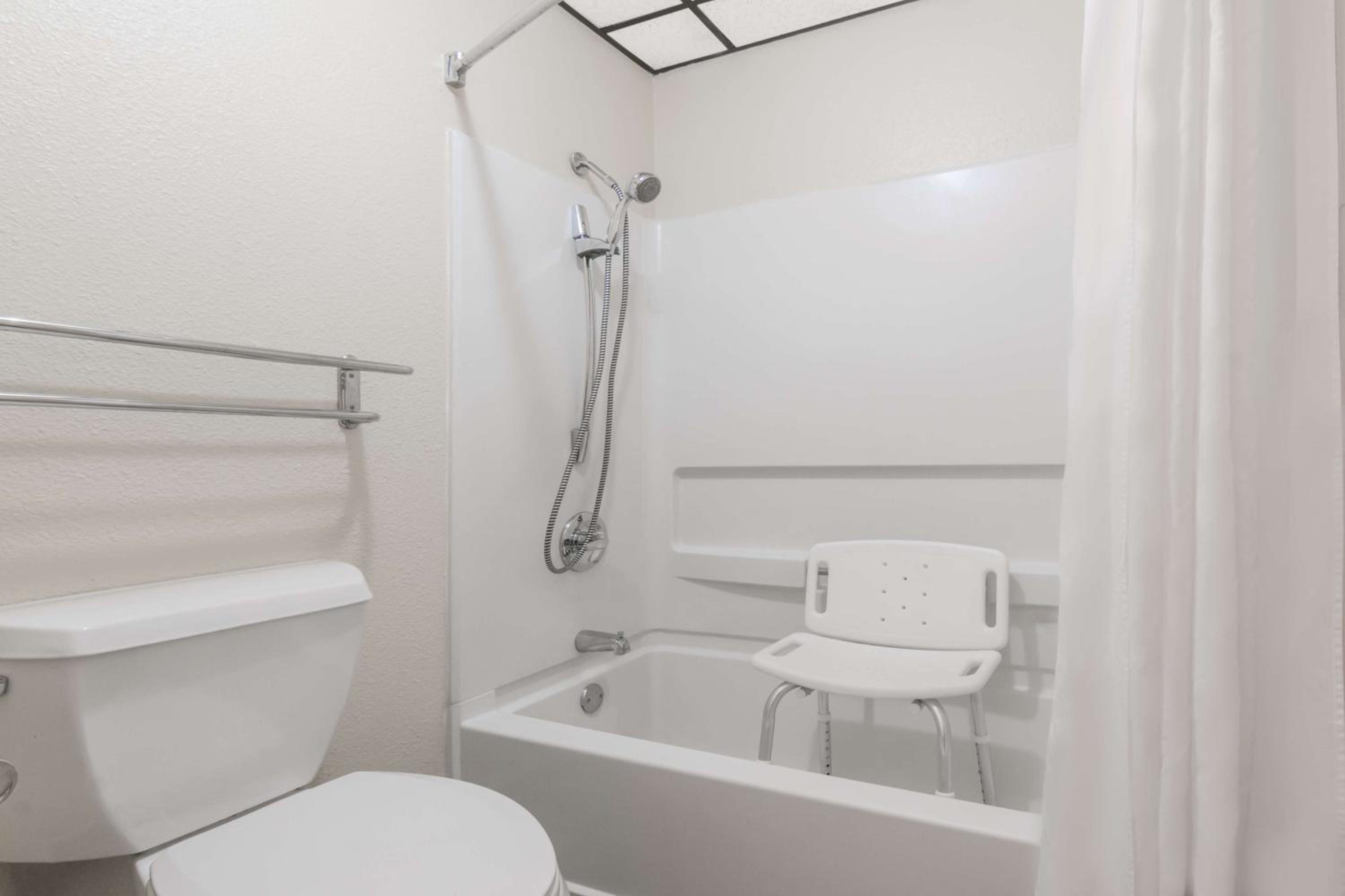 Queen Room with Two Queen Beds - Disability Access/Non-Smoking - Photo 7