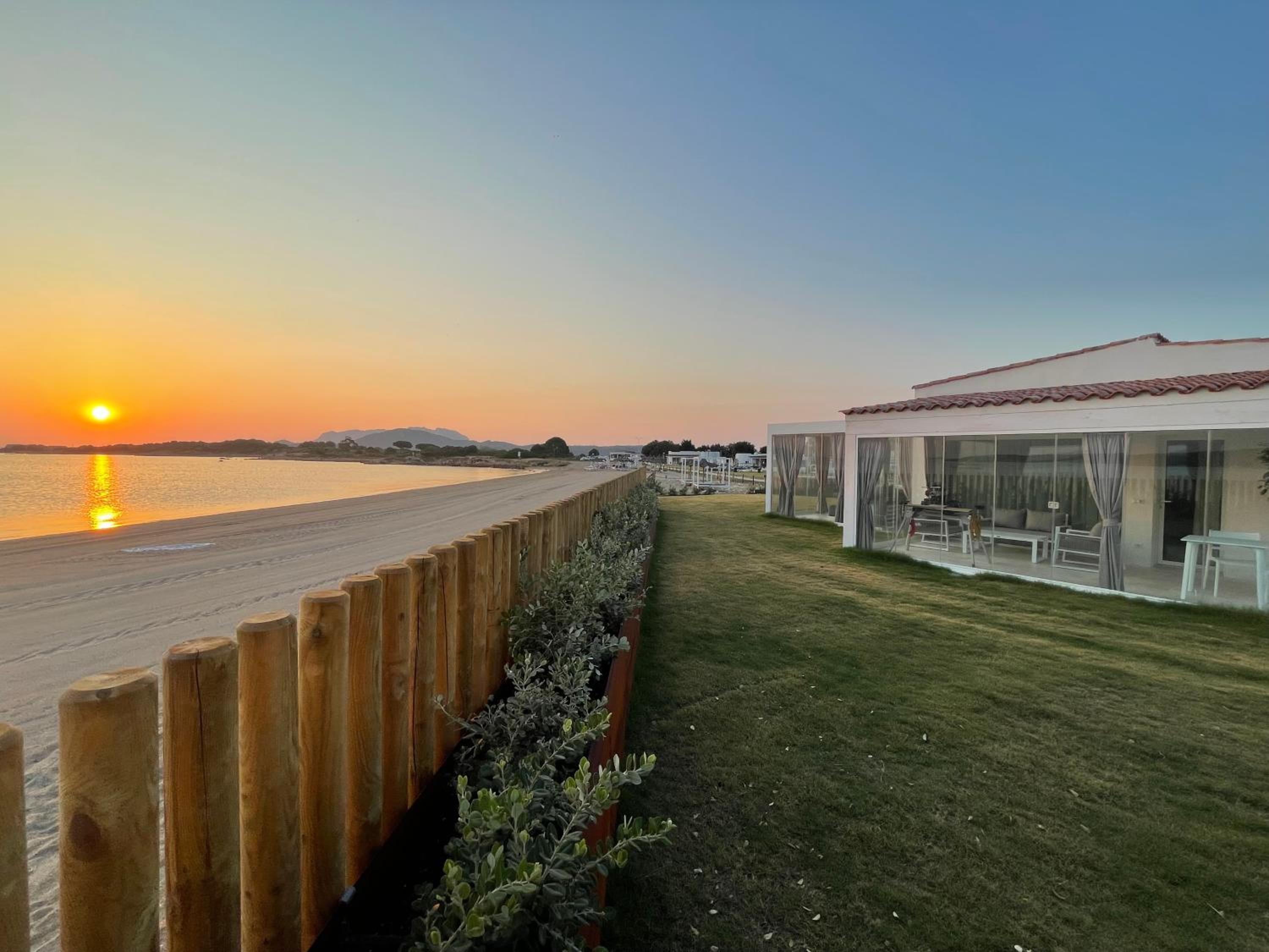 Villa - Beach Front