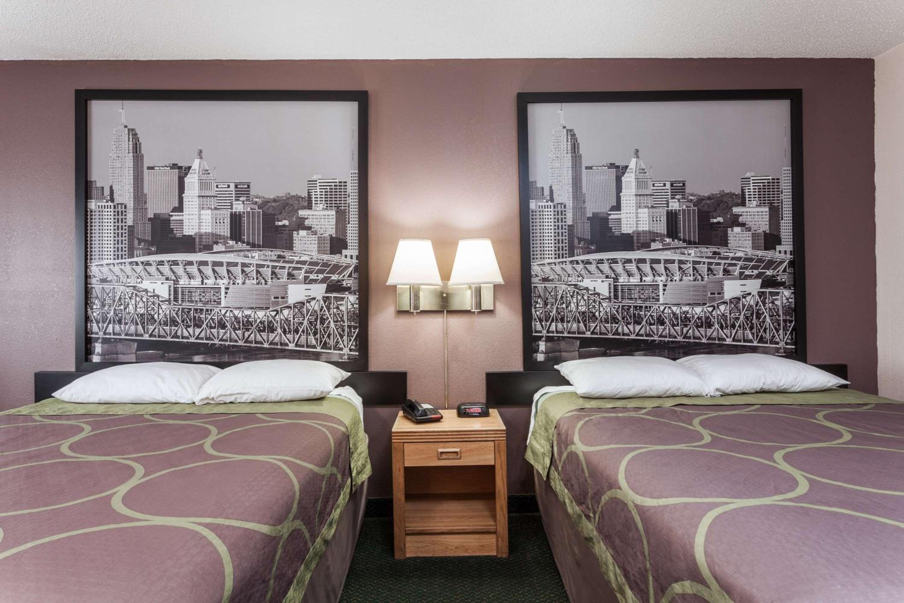 Queen Room with Two Queen Beds - Non-Smoking - Photo 1