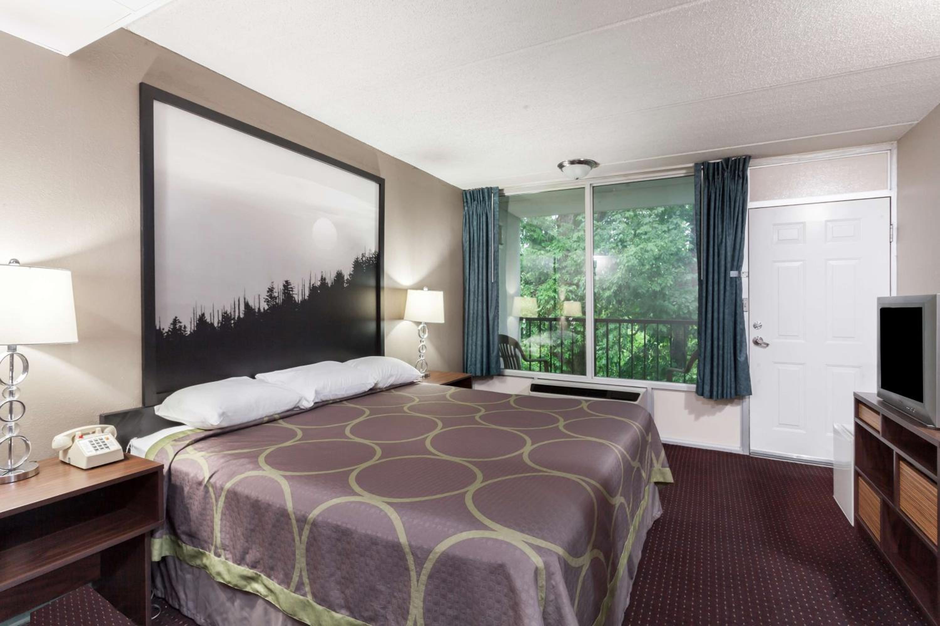 King Room - Non-Smoking - Photo 1
