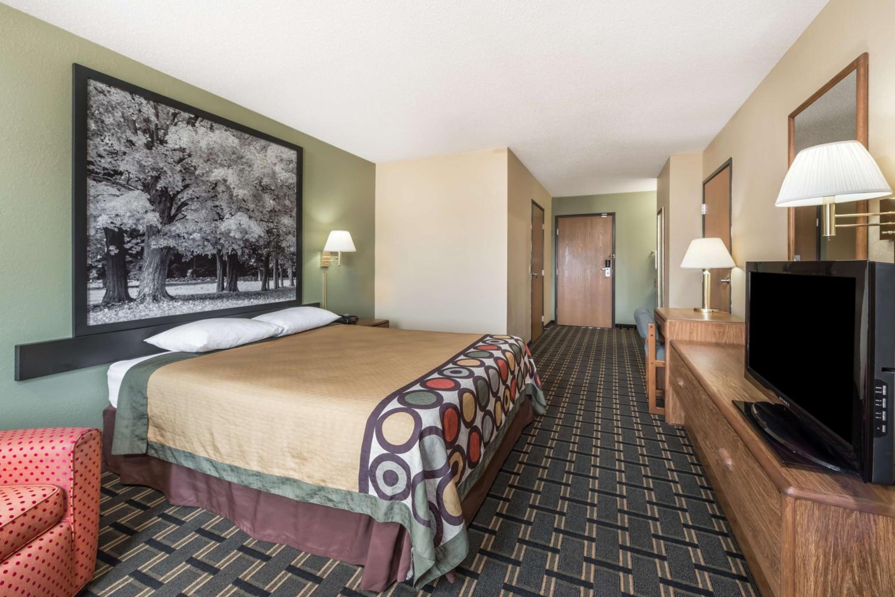 Queen Room - Disability Access - Non-Smoking - Photo 2