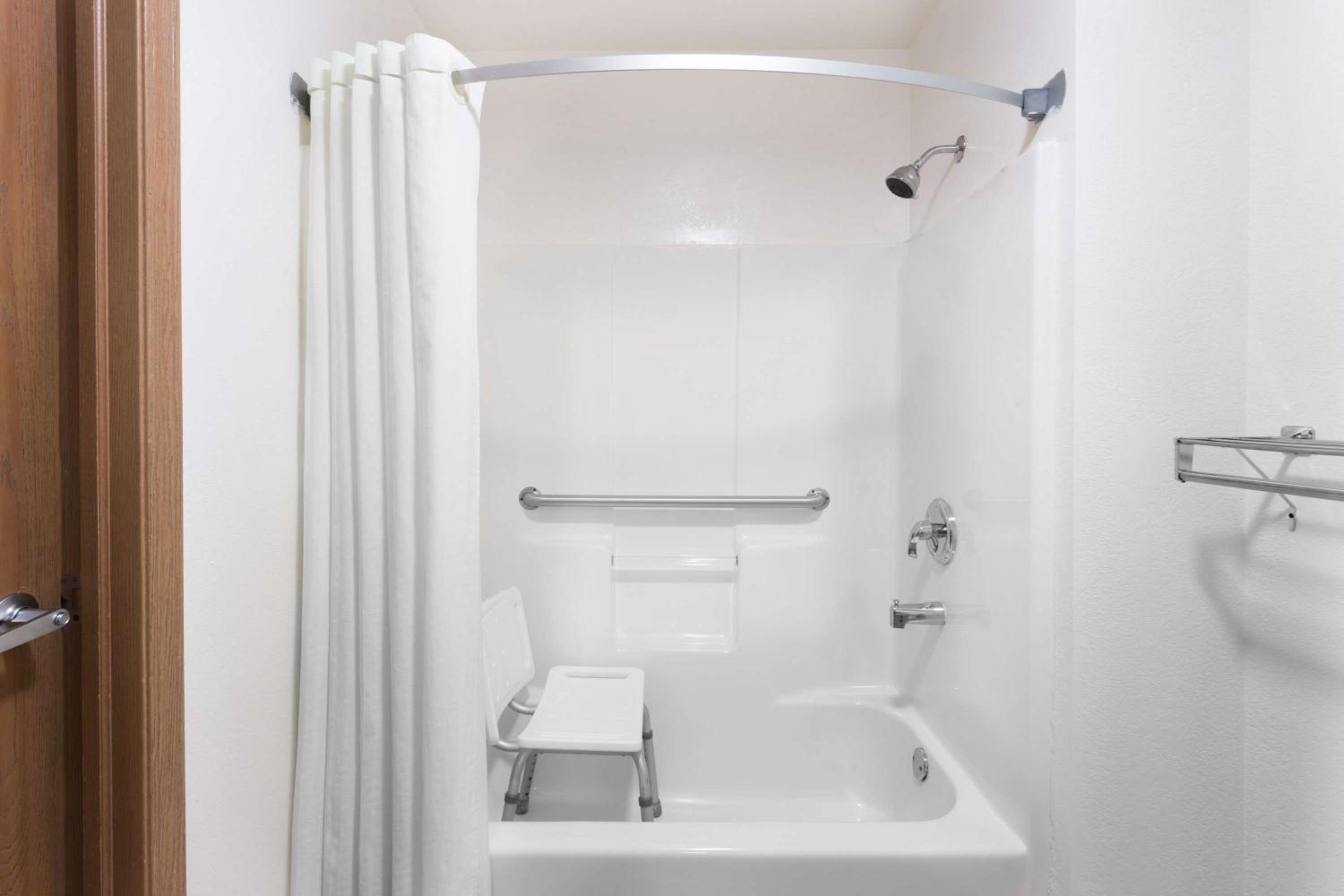 King Room - Mobility Access/Non-Smoking - Photo 3