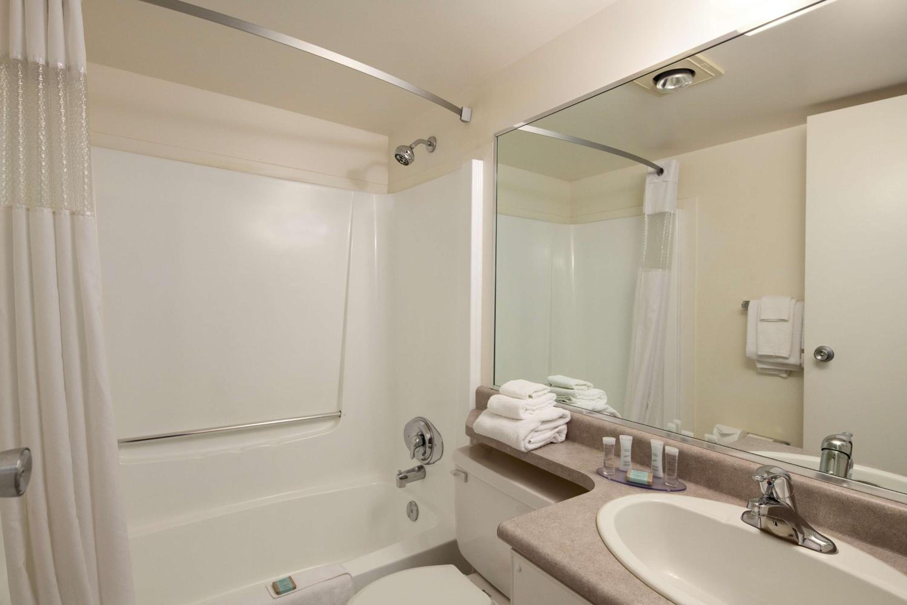 King Room - Non-Smoking - Photo 2