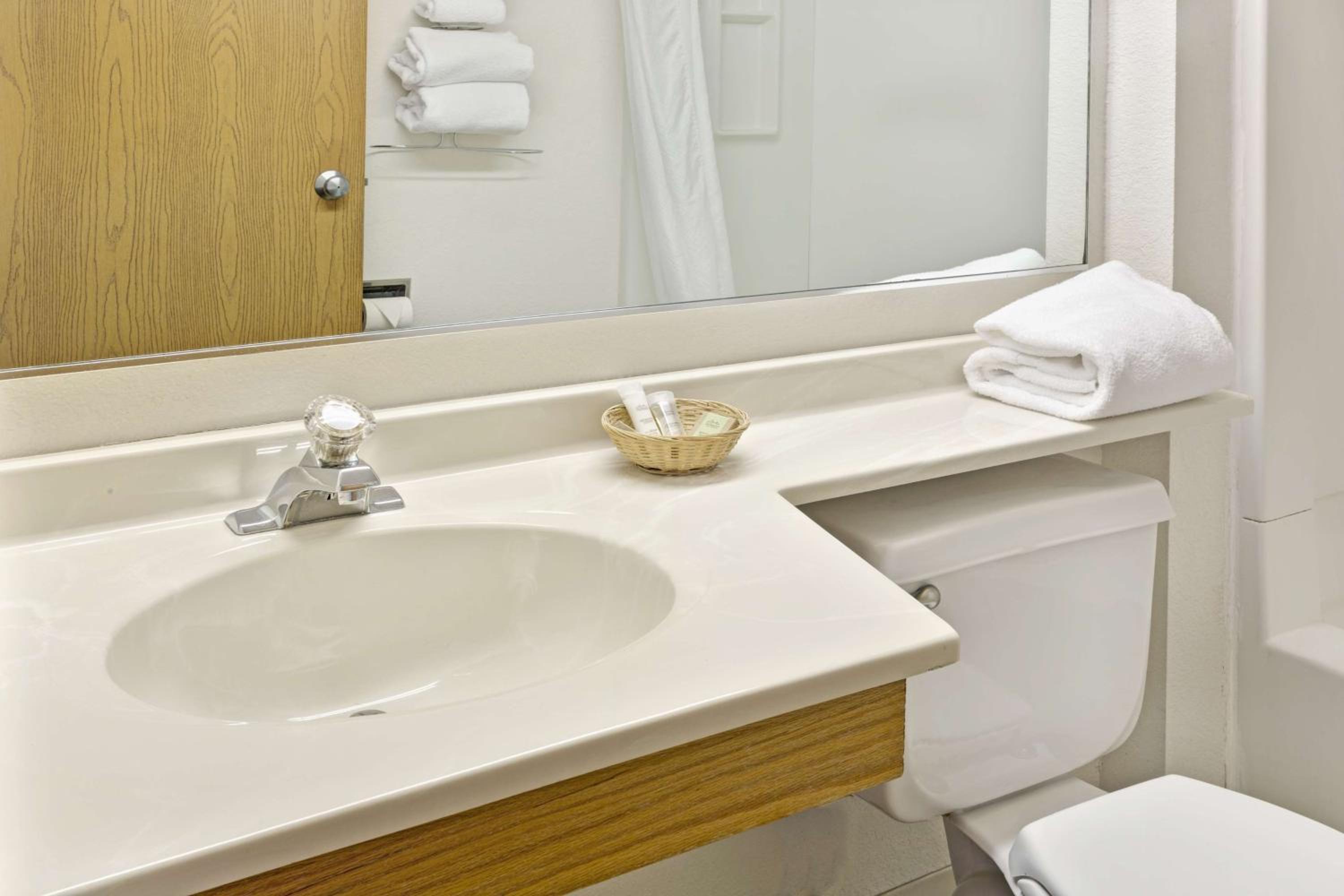 Queen Room - Disability Access/Non-Smoking - Photo 2