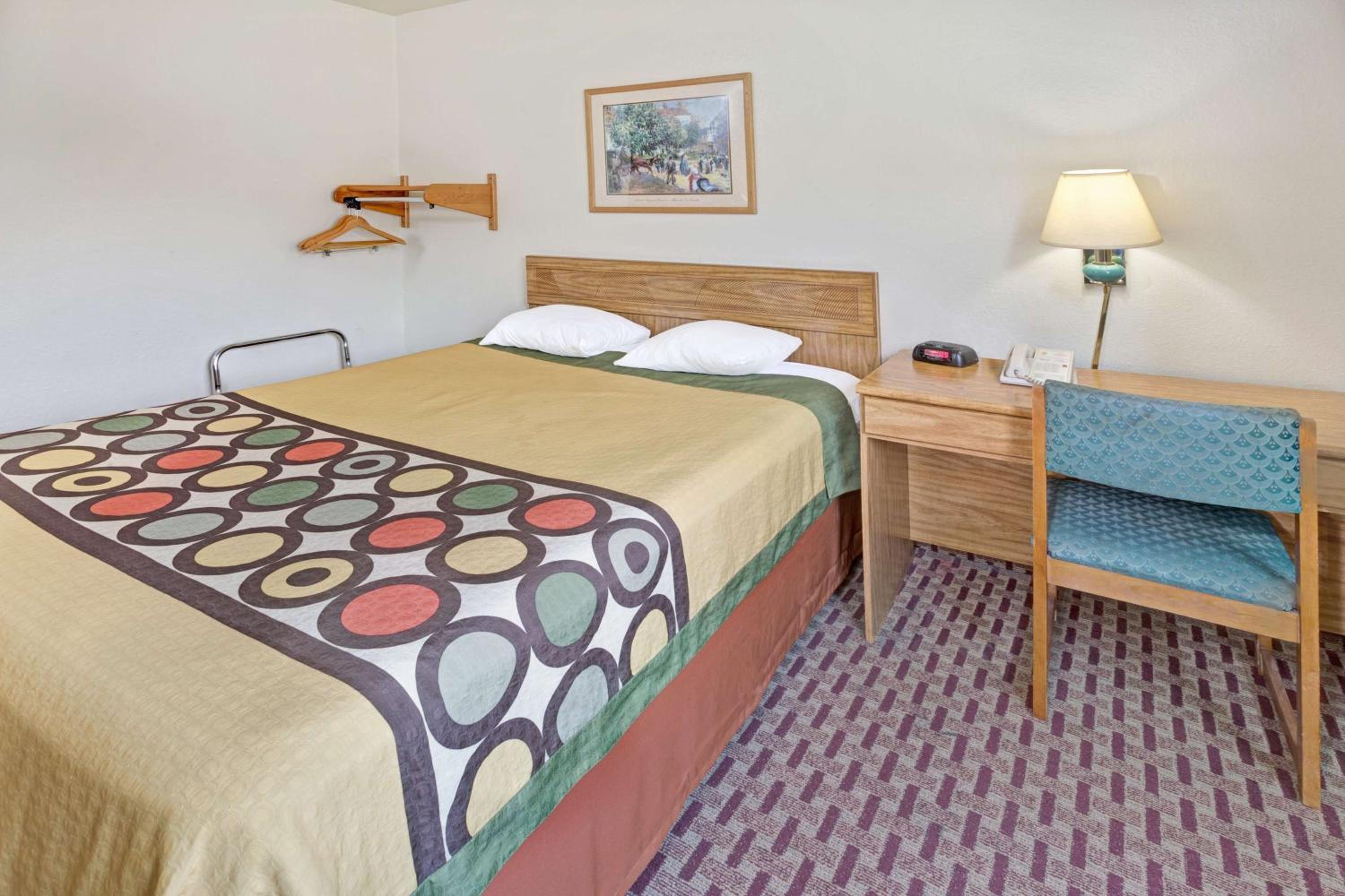 Queen Room - Disability Access/Non-Smoking - Photo 1
