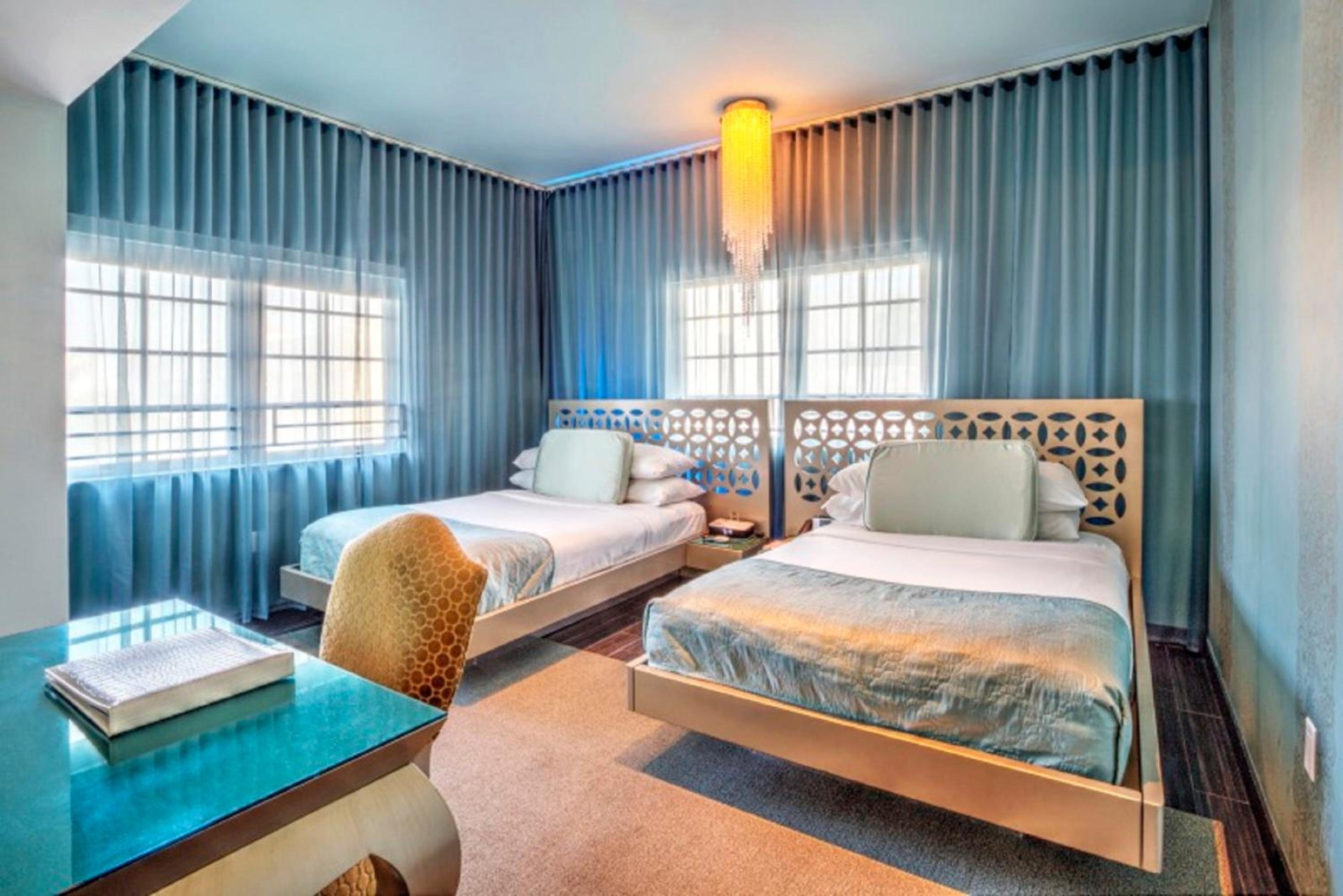 Double Room with Two Double Beds - Photo 2
