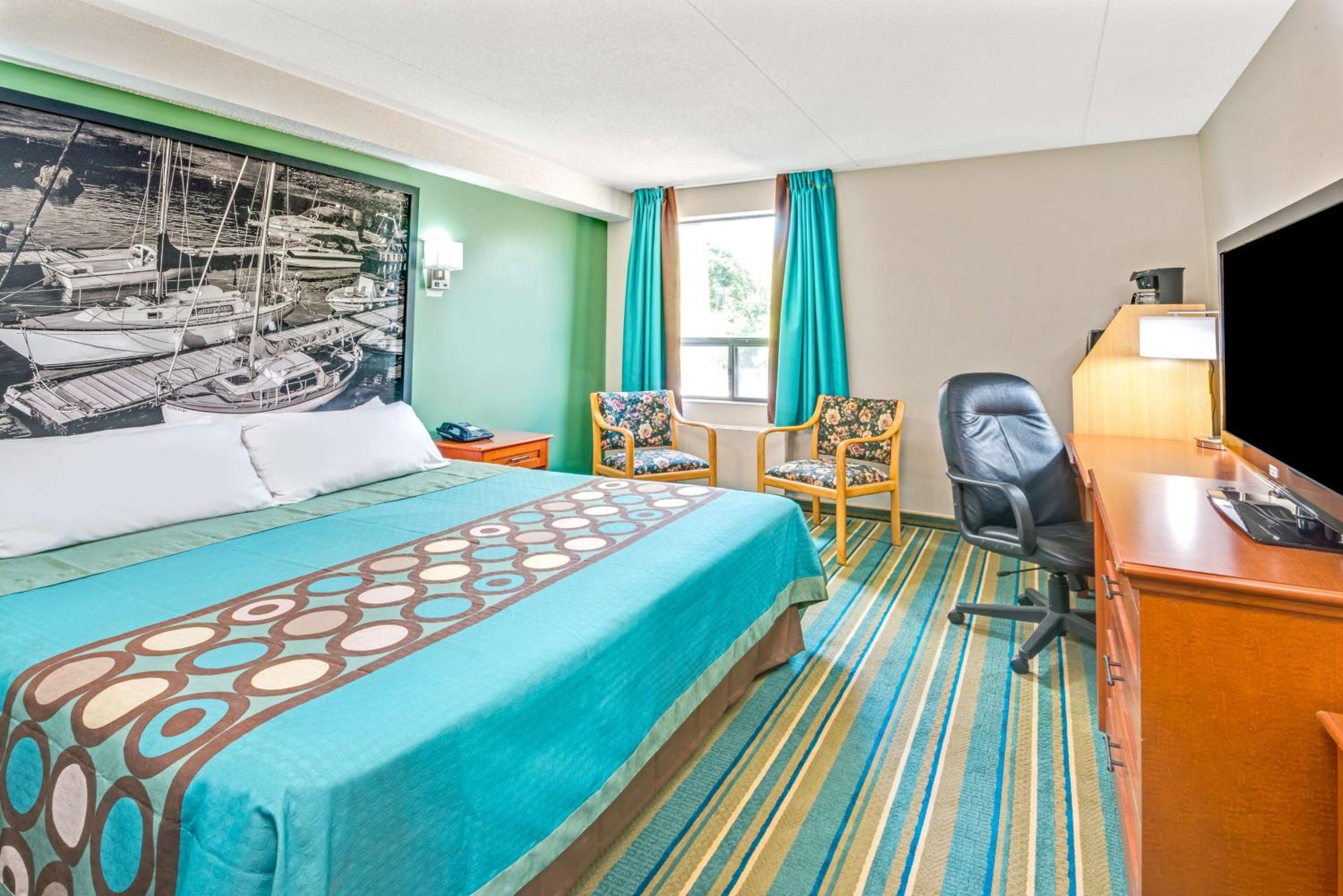 King Room - Non-Smoking - Photo 1