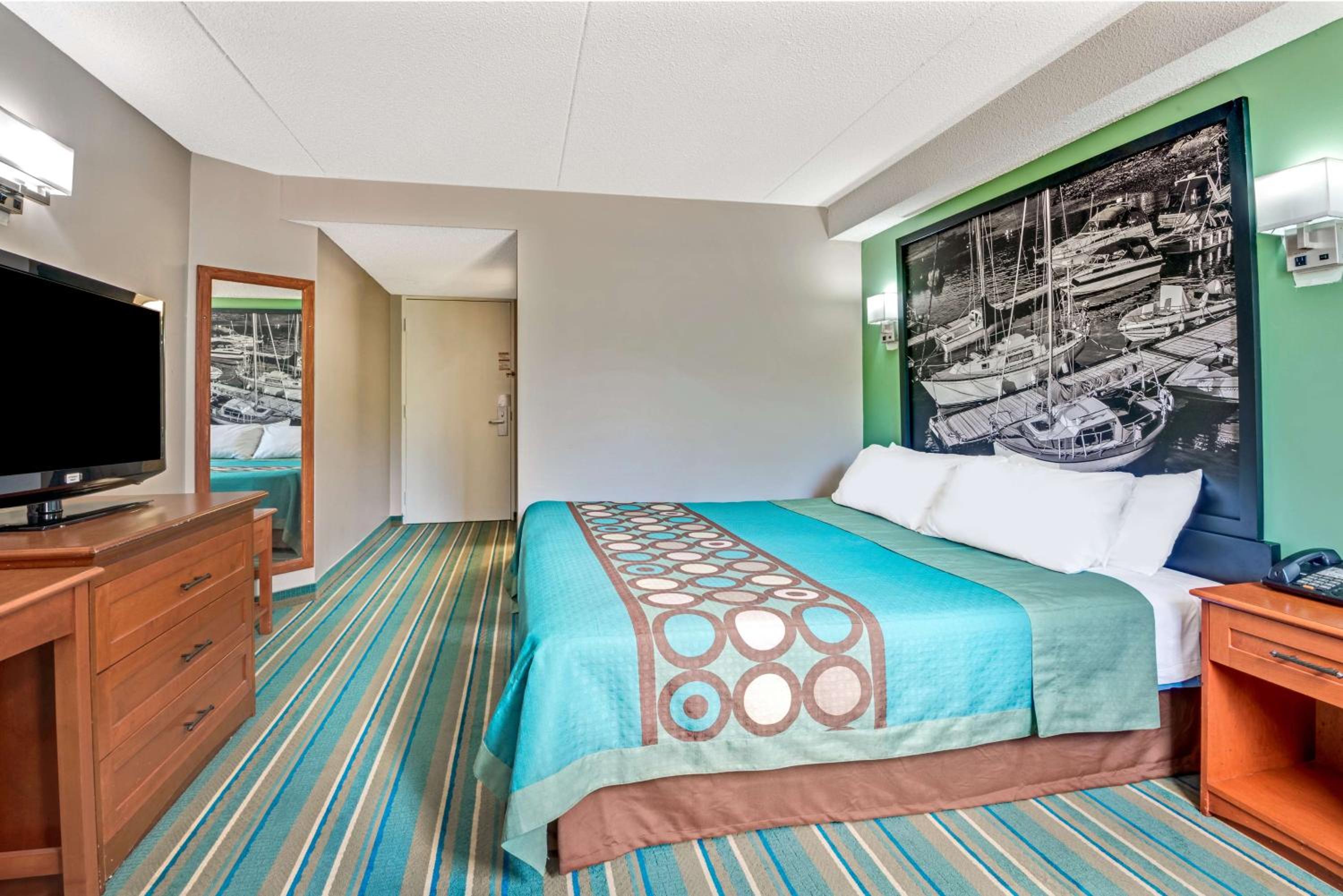 Queen Room - Non-Smoking - Photo 2
