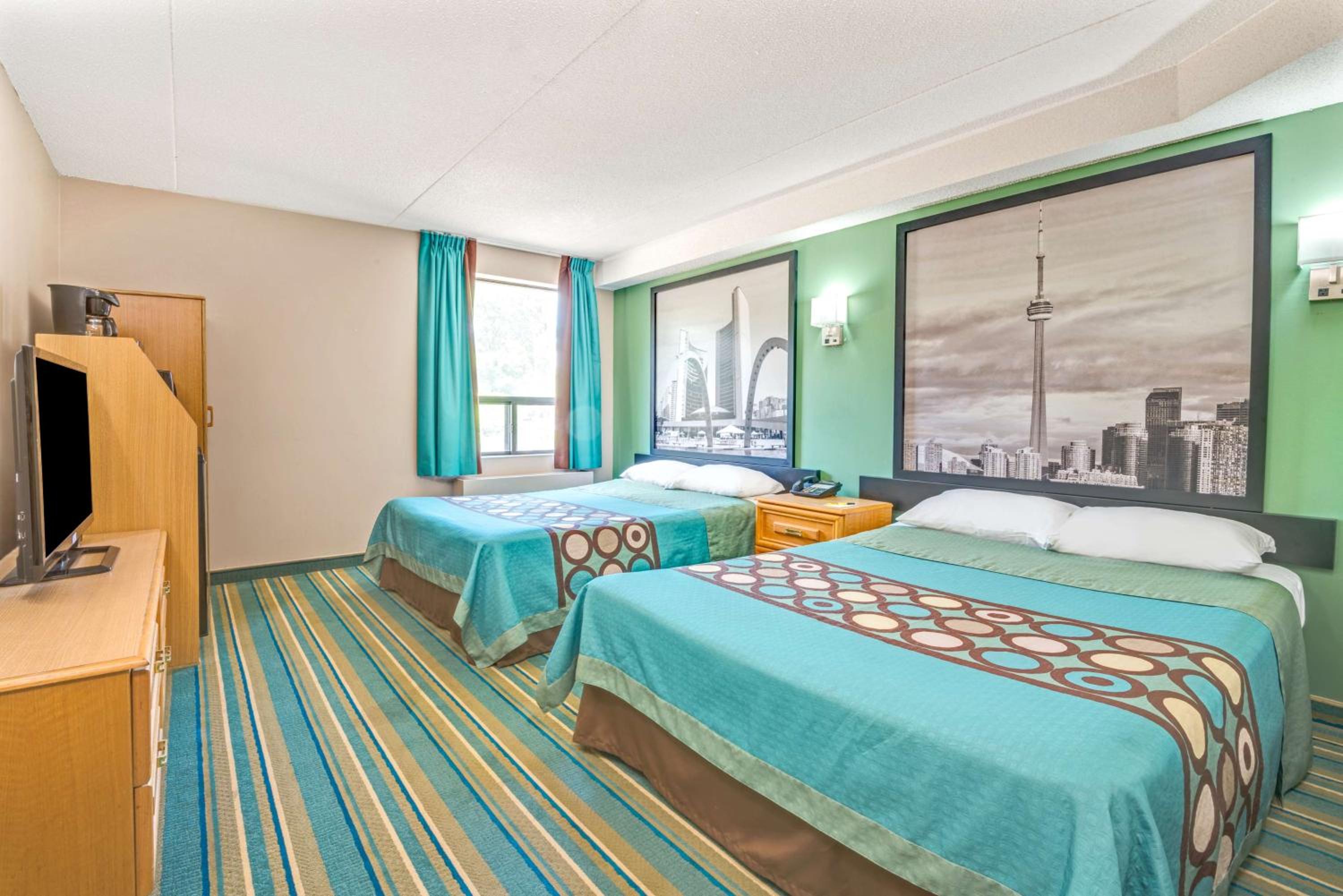 Queen Room with Two Queen Beds - Non-Smoking - Photo 1
