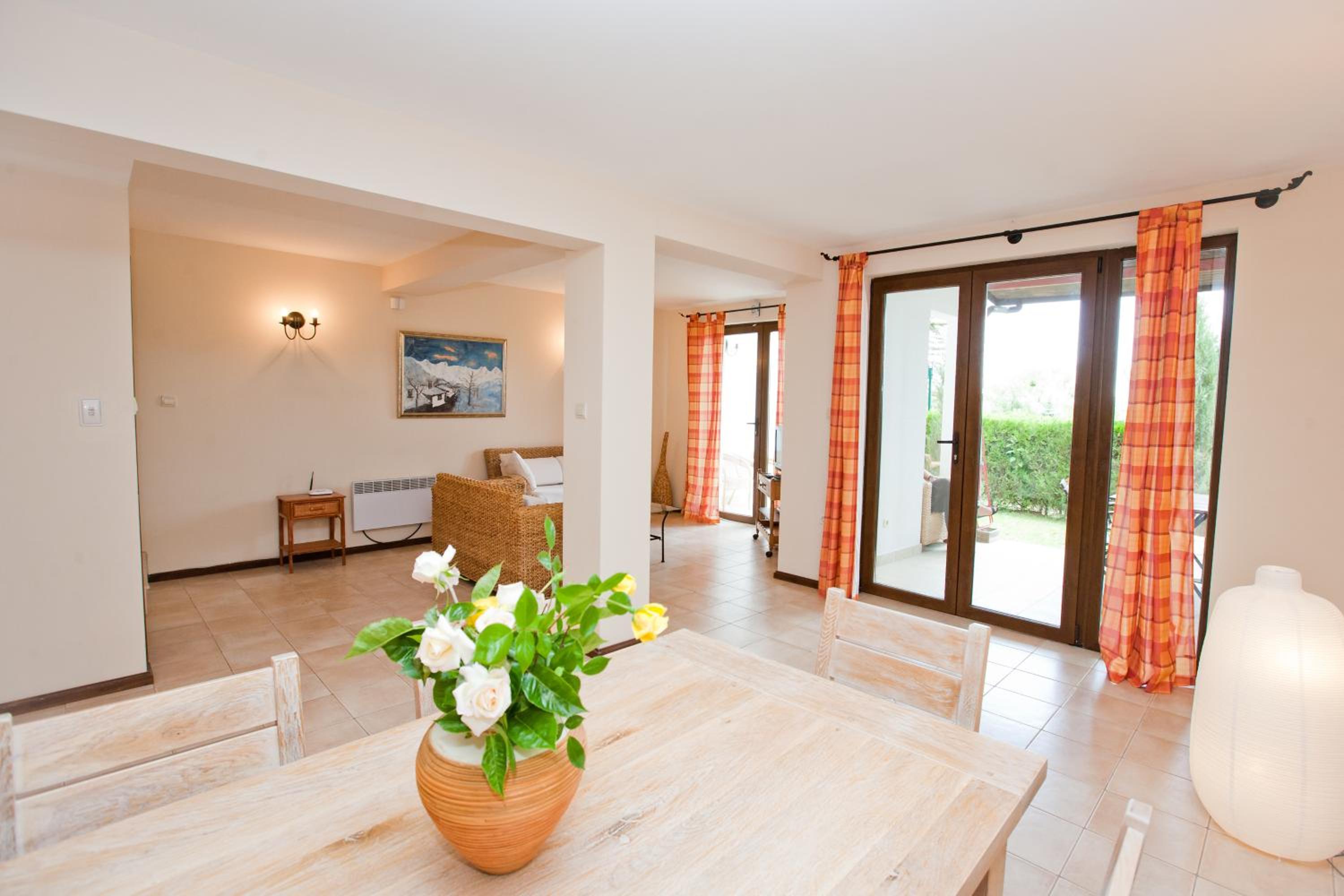 Three-Bedroom Villa photo 3