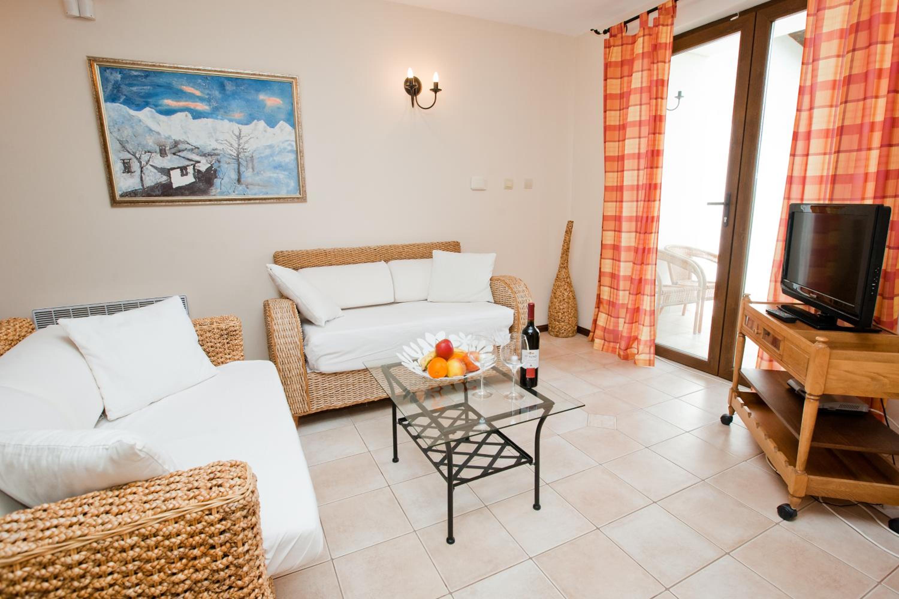 Three-Bedroom Villa photo 1