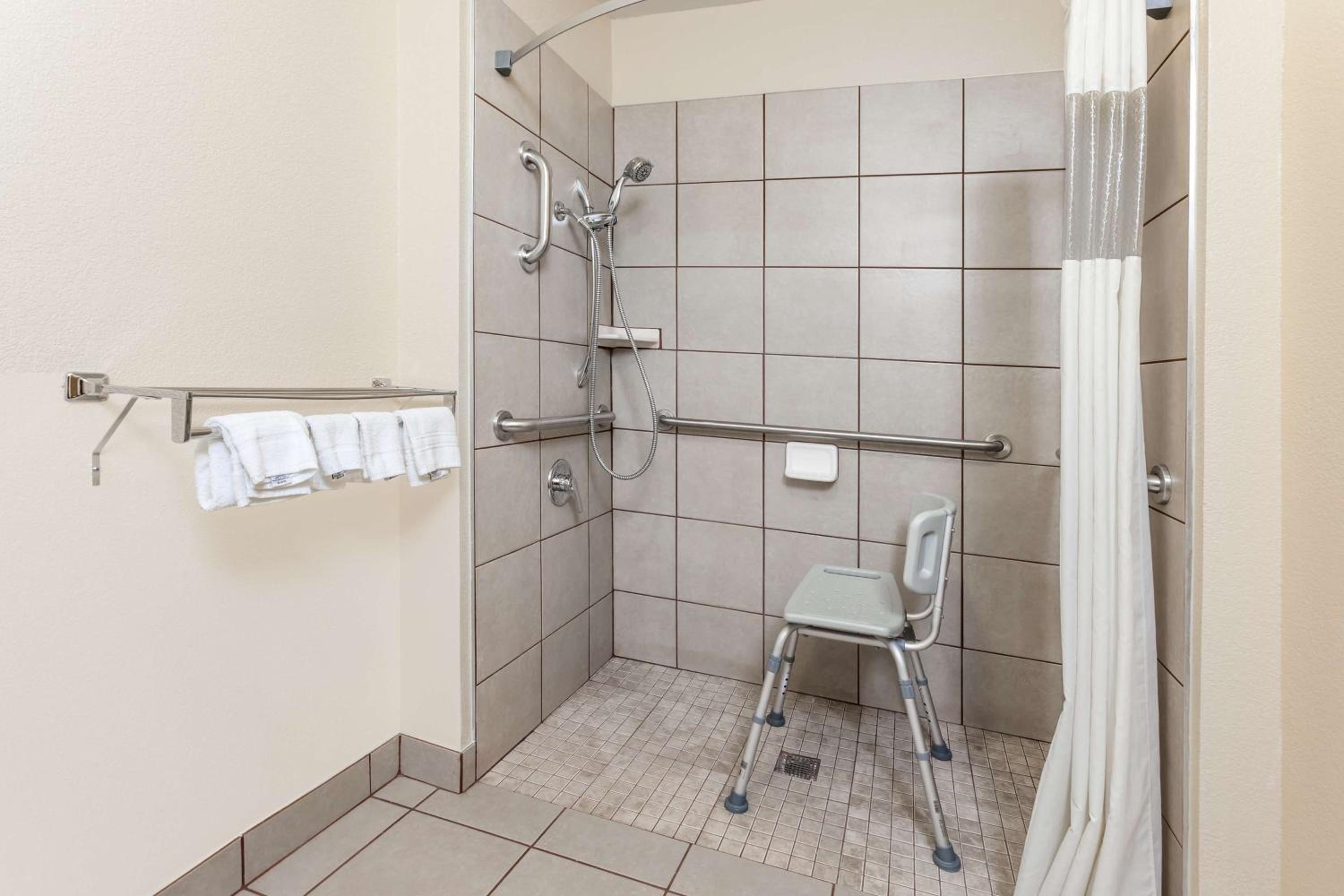 Queen Room - Disability Access/Non-Smoking - Photo 4