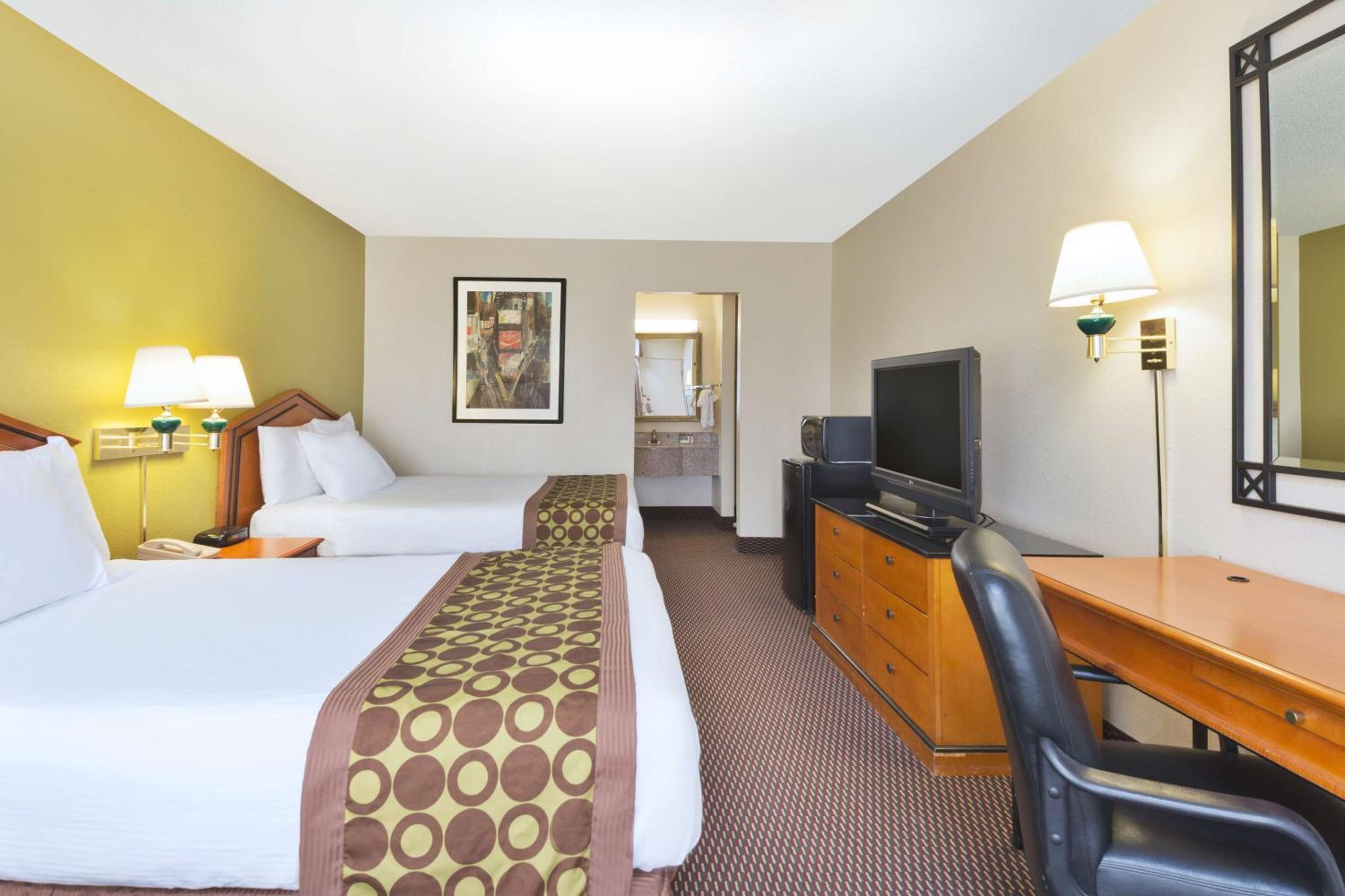 Double Room With Two Double Beds - Smoking photo 2