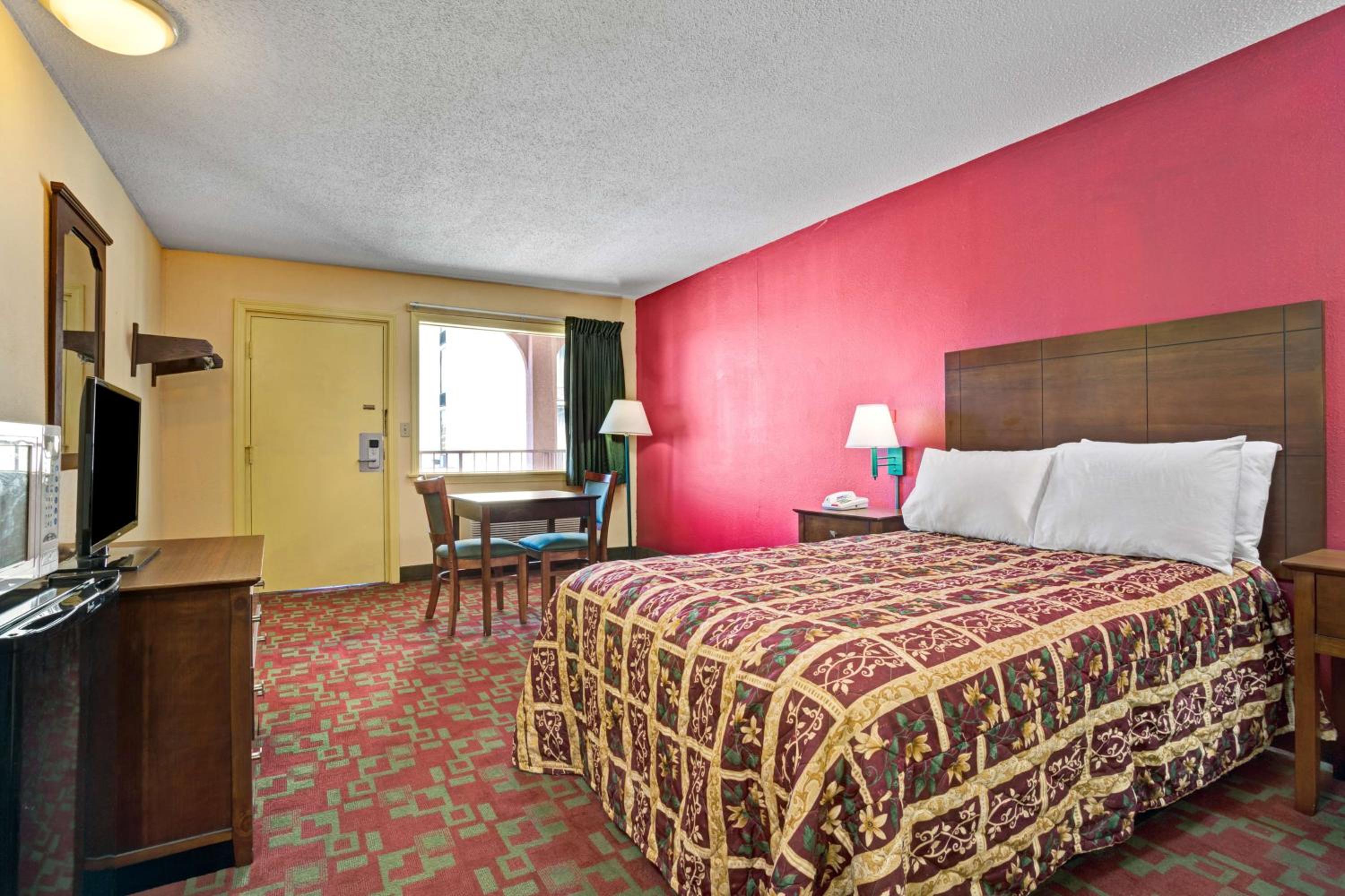 Double Room - Disability Access/Non-Smoking - Photo 12